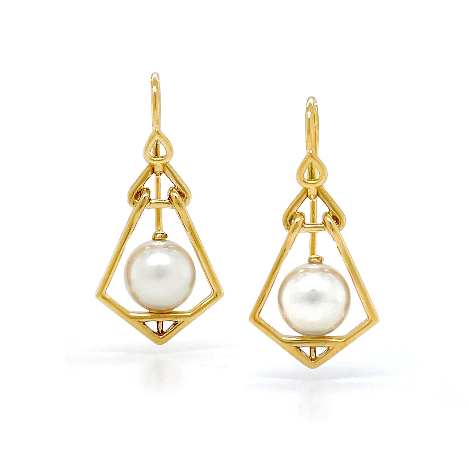 18K Yellow Gold Small Lantern Akoya Pearl French Wire Earrings In New Condition For Sale In New York, NY