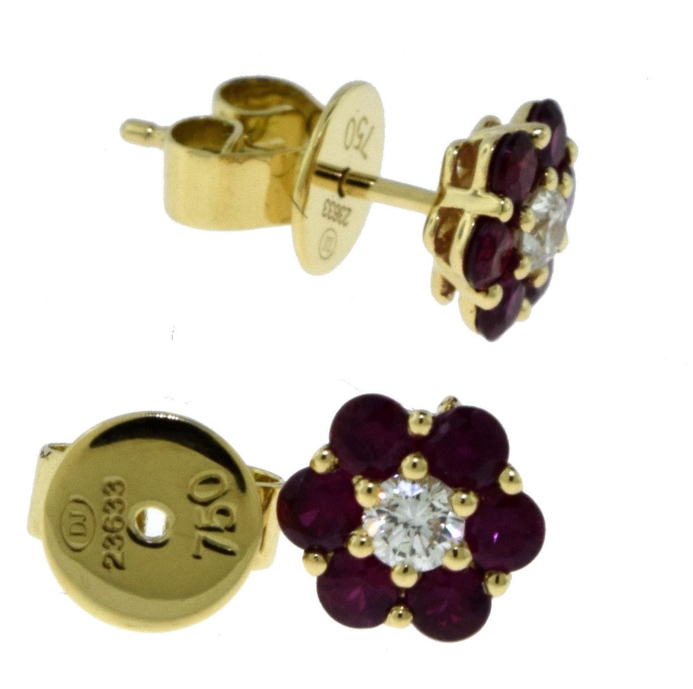 18 Karat Yellow Gold Small Set Ruby and Diamond Flower Mini Earstuds In Good Condition For Sale In Miami, FL