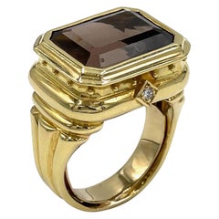 Vintage 18K Yellow Gold Smoky Topaz Right Hand Ring