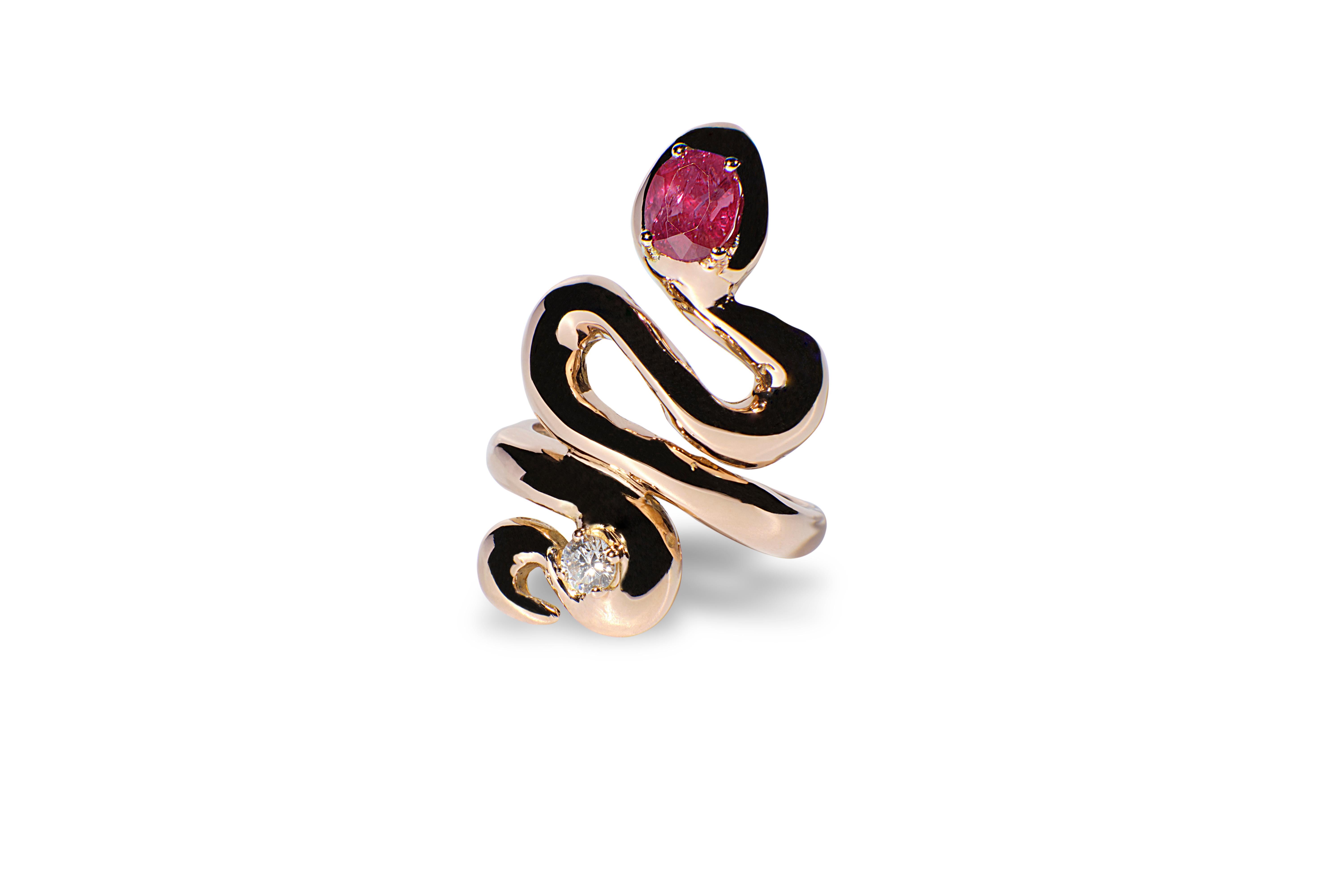 Artisan 18K Yellow Gold Snake Bold Unisex Ring with Ruby Diamond Rossella Ugolini Design For Sale
