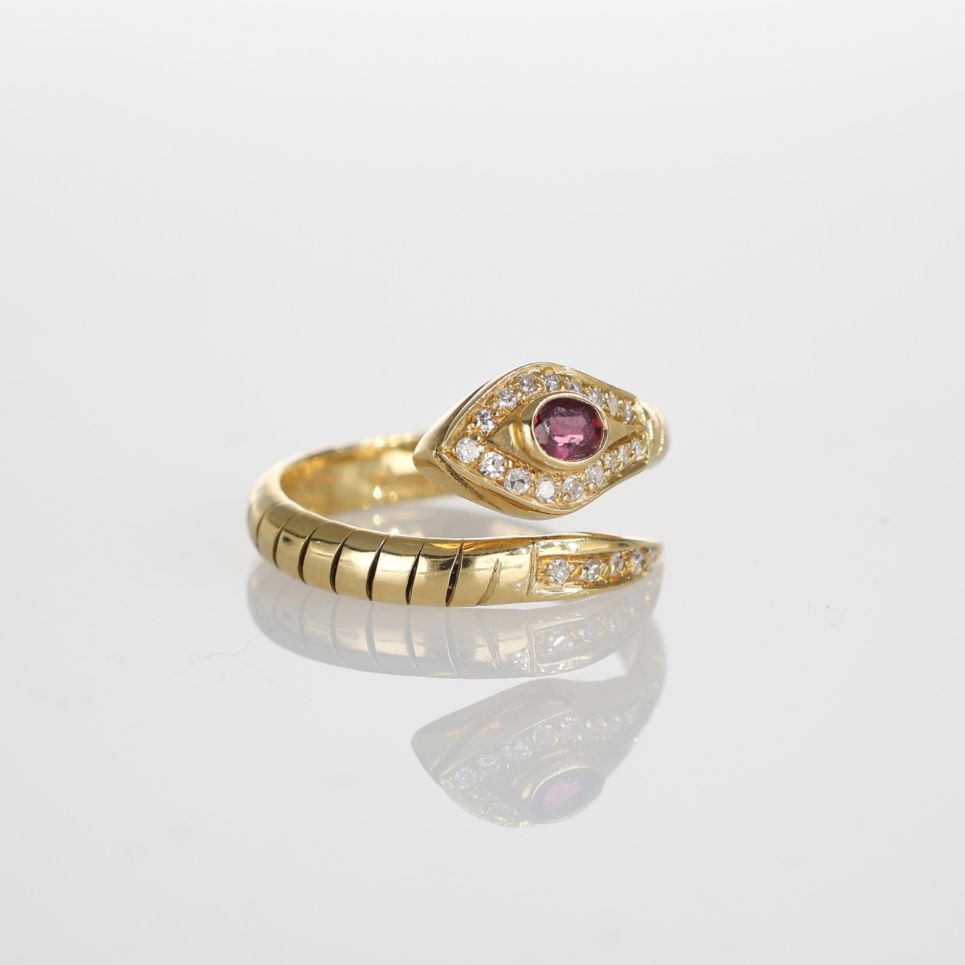 Brilliant Cut 18k Yellow Gold Snake Ring with Oval Ruby and Diamonds For Sale