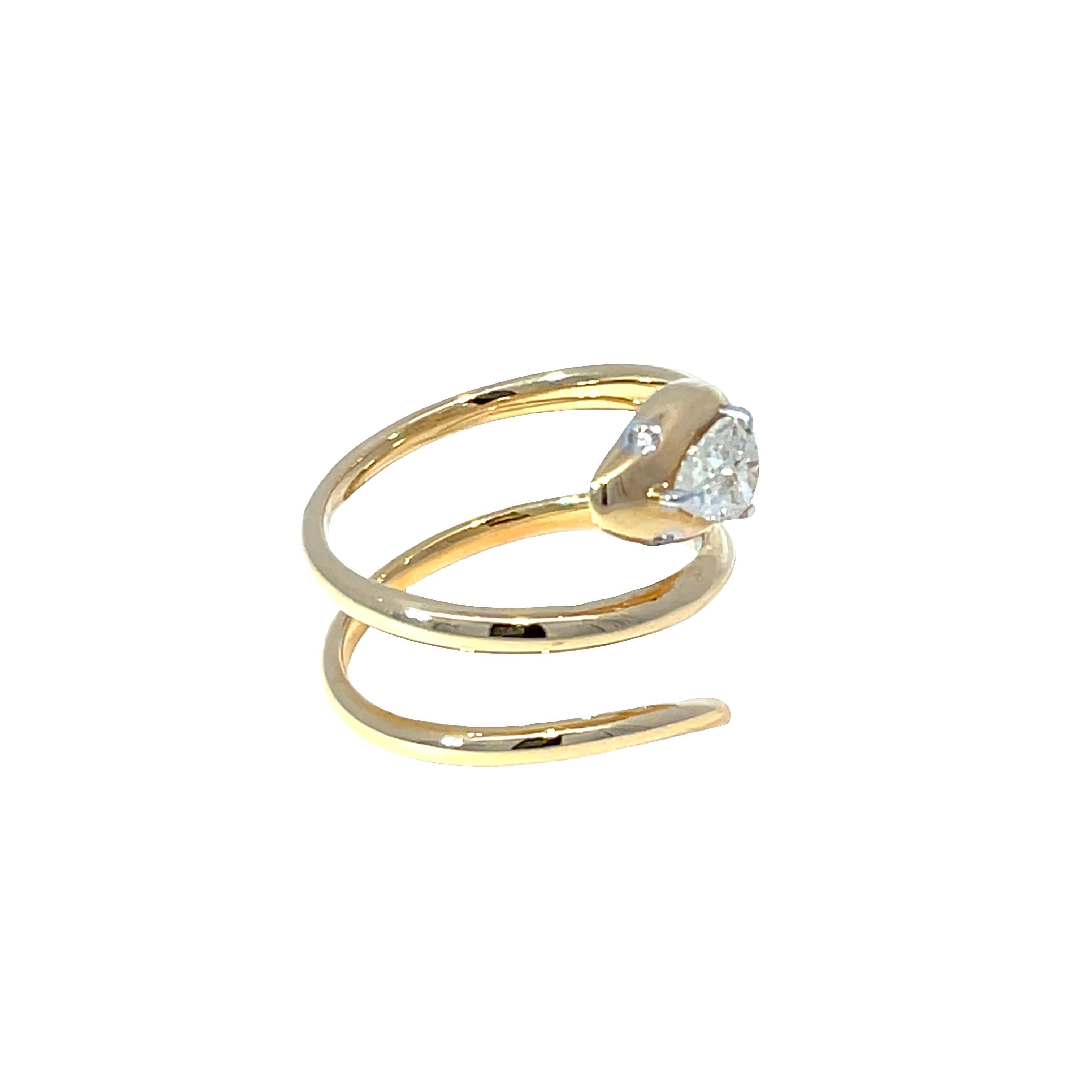 Moderno 18k Yellow Gold Snake Ring with Pear Diamond In Swirl Crown Design in vendita