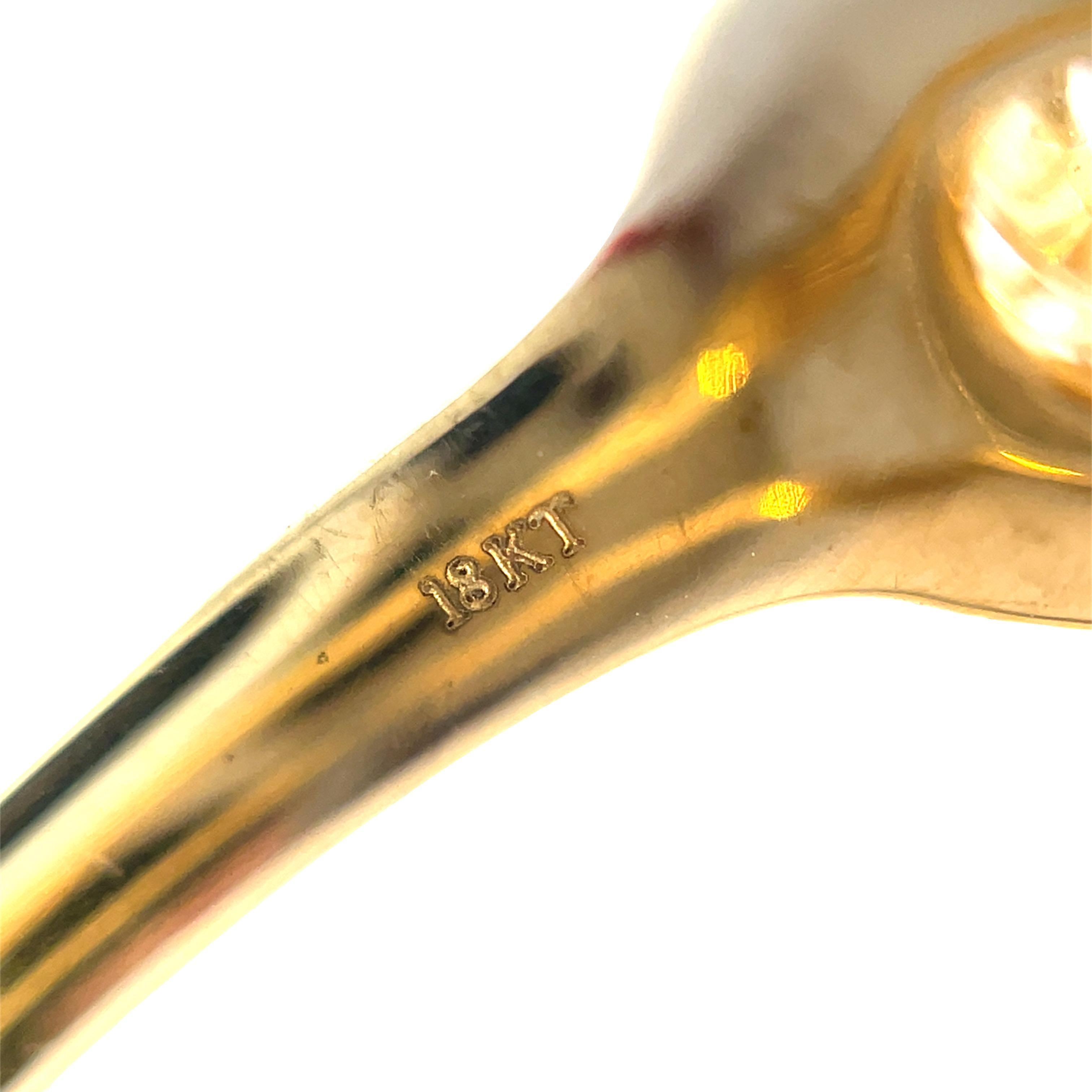 Taglio a goccia 18k Yellow Gold Snake Ring with Pear Diamond In Swirl Crown Design in vendita