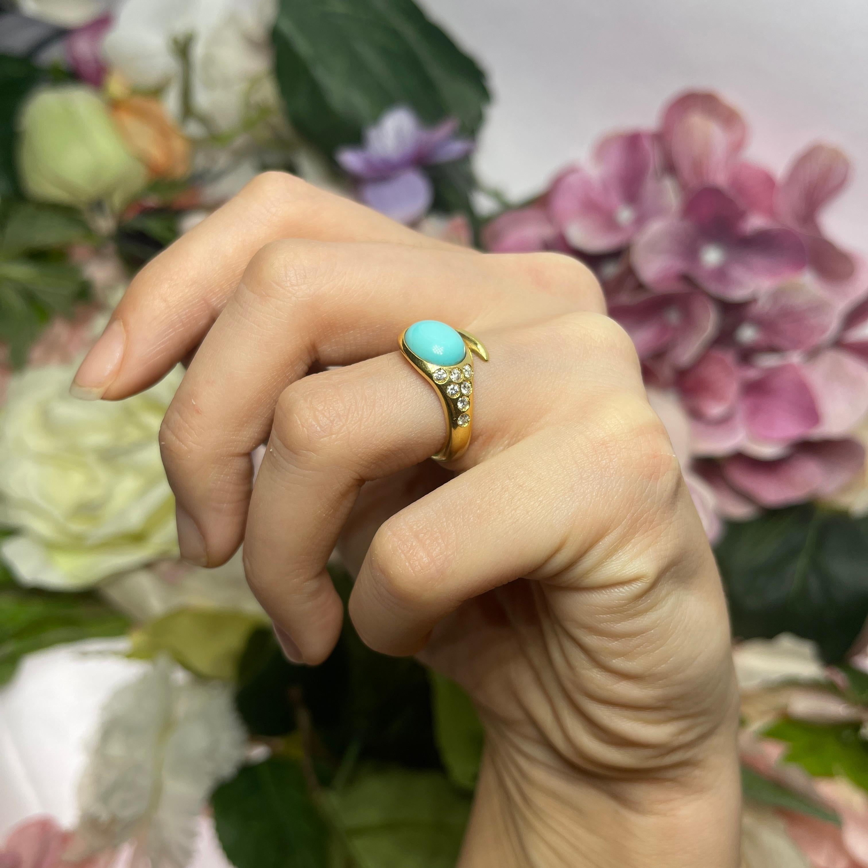 18K Yellow Gold Snake Ring with Turquoise and Diamonds For Sale 4