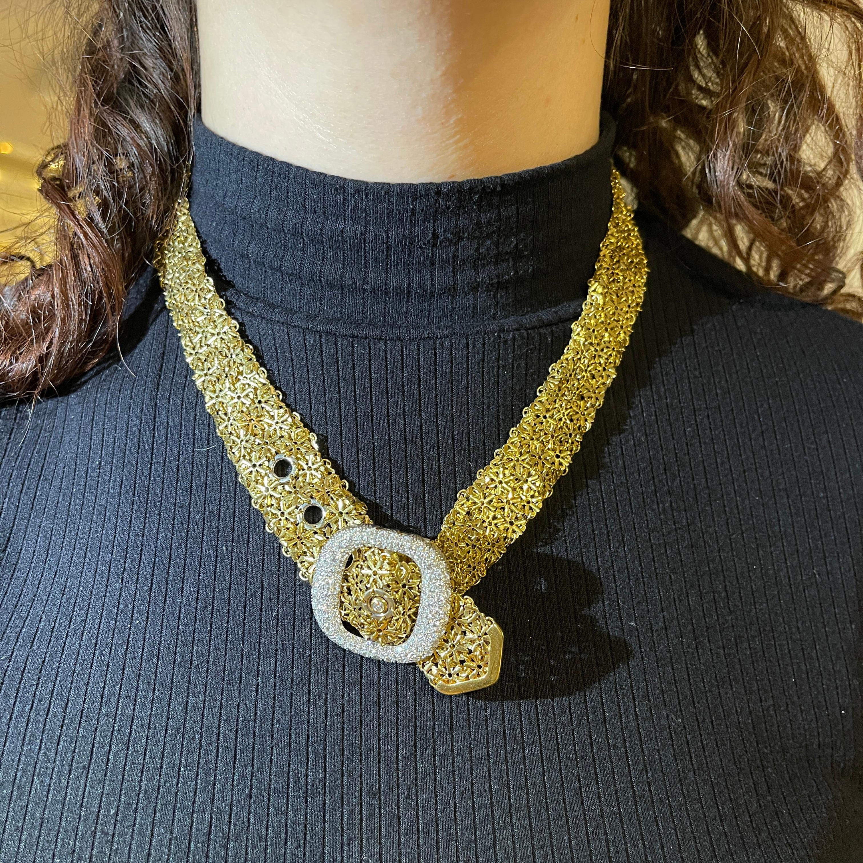 Tour de cou en maille douce en or jaune 18K avec boucle en diamant en vente 3