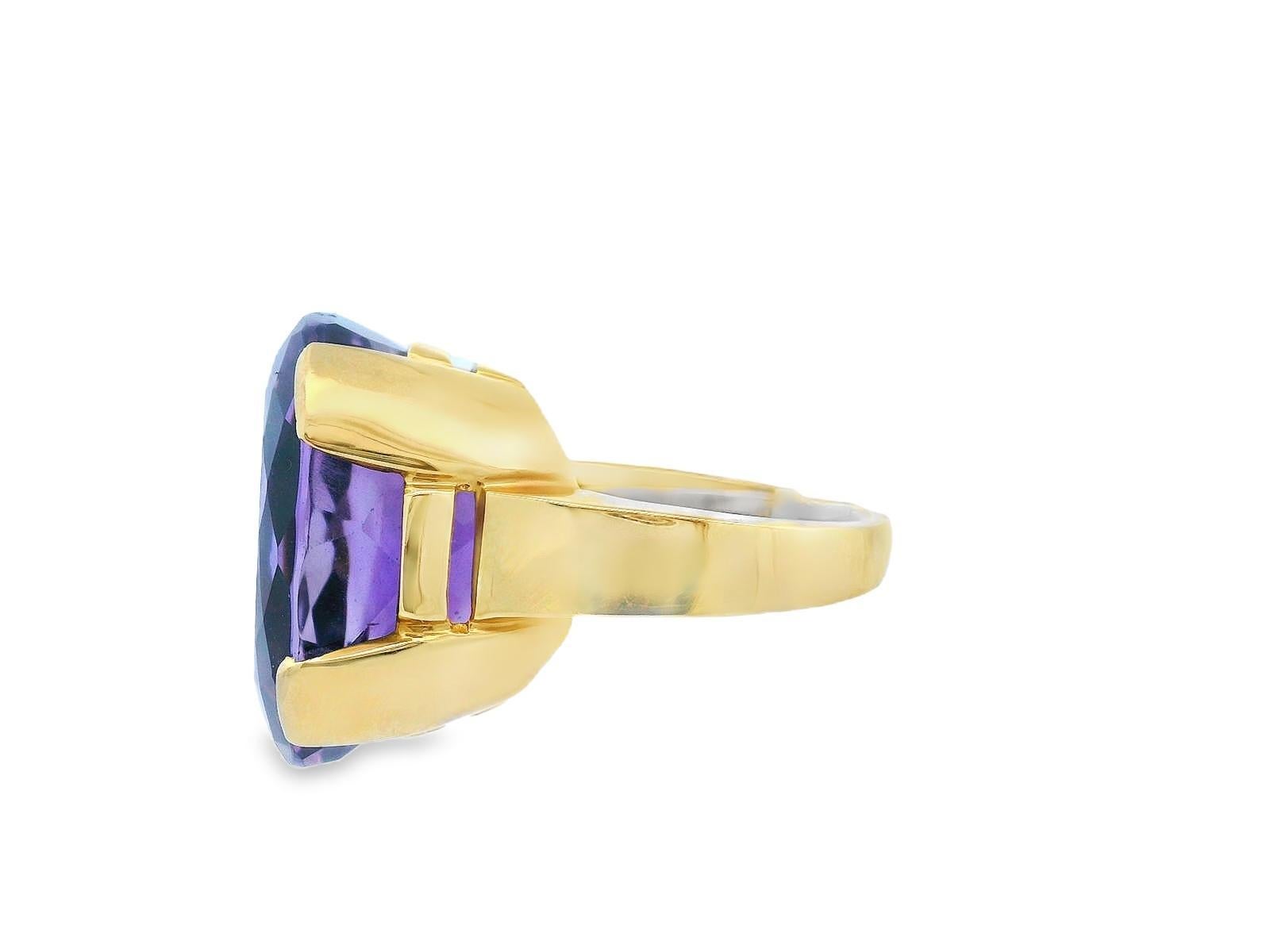 Bague solitaire en or jaune 18 carats 32.4 carats Pour femmes en vente