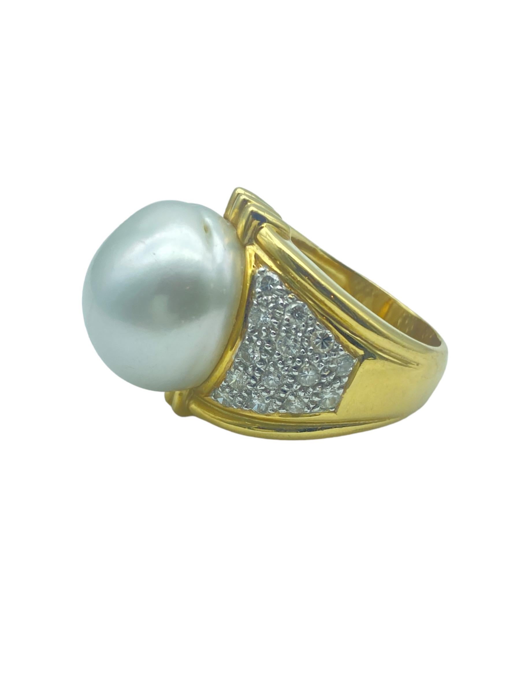 Contemporary 18k Yellow Gold South Sea Pearl Diamond 1.00 Carat Ring