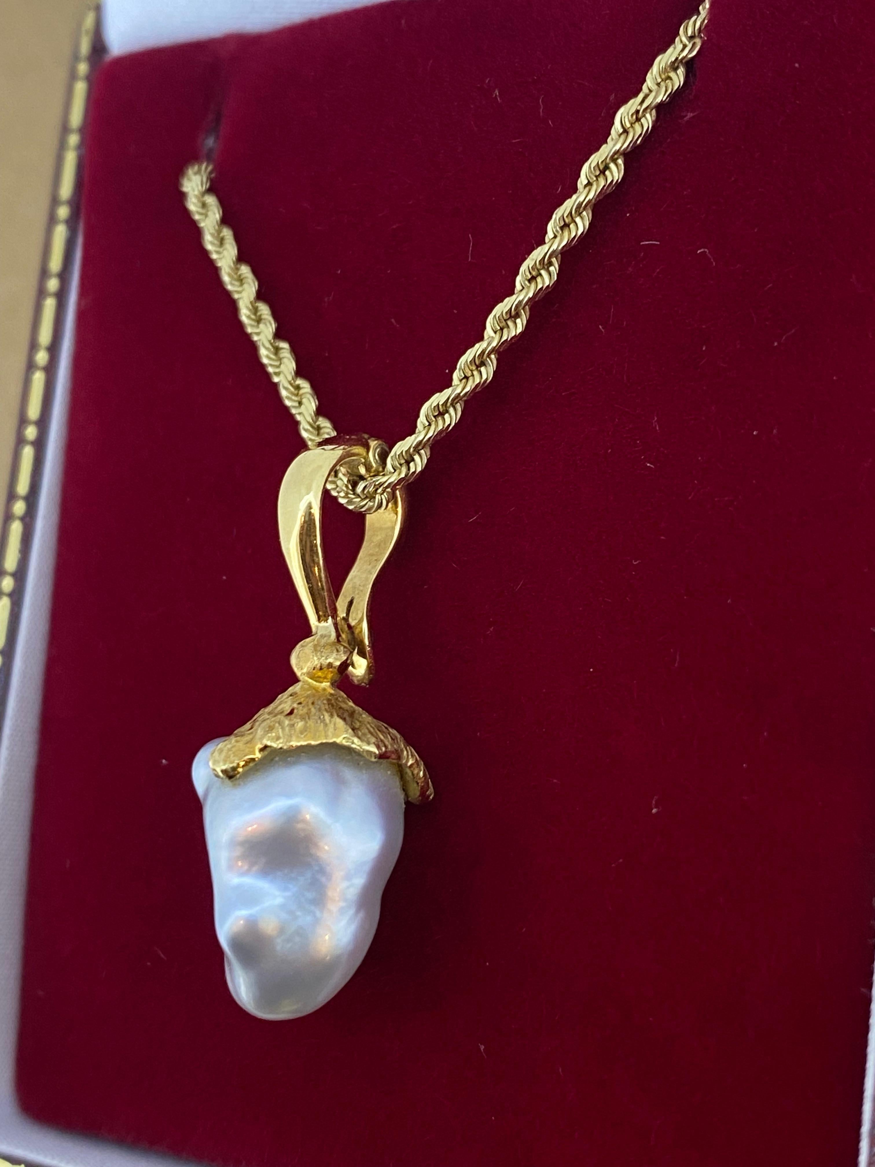 Pendentif en or jaune 18K, perle des mers du Sud sur chaîne Spiga (corde) en or 14K en vente 3
