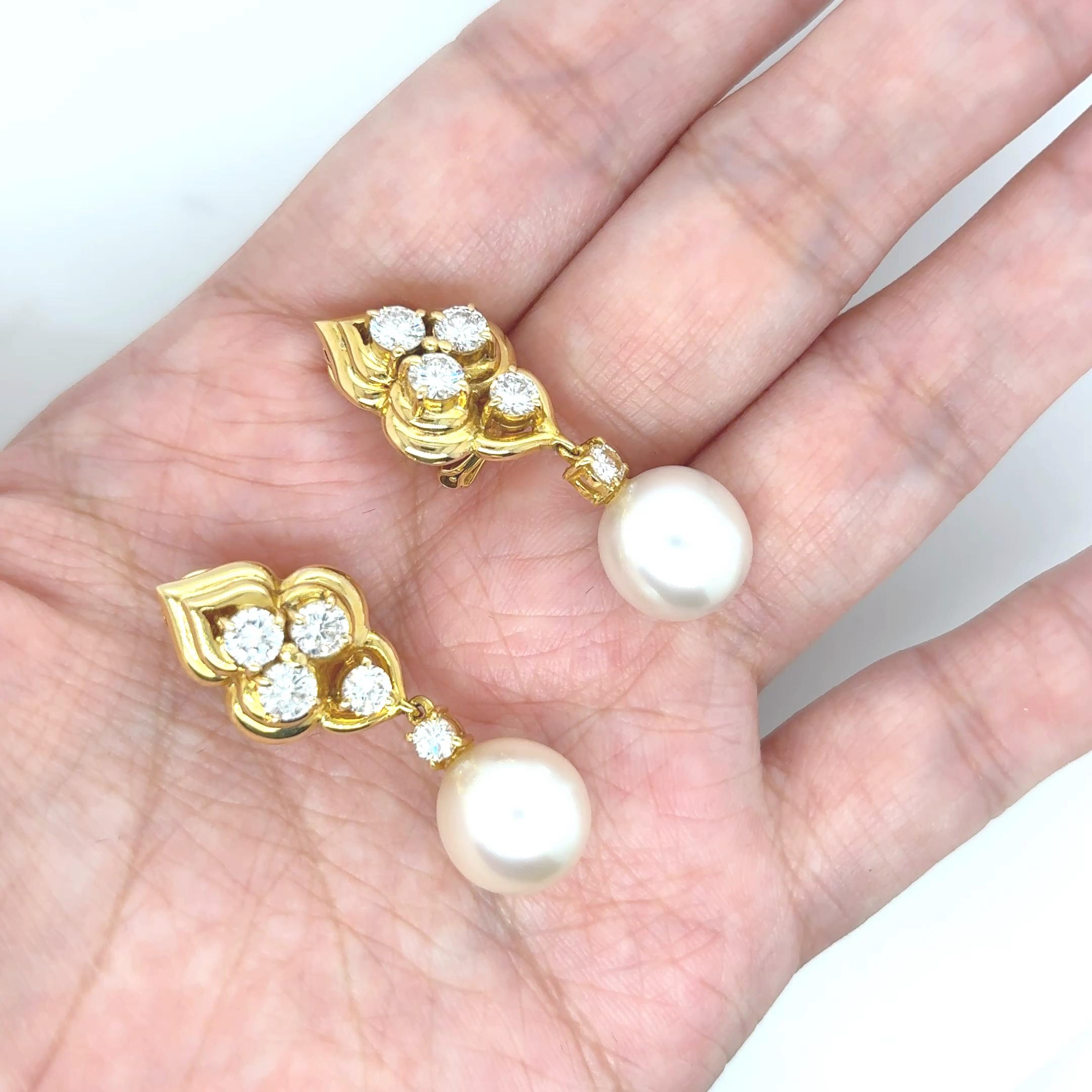 Boucles d'oreilles or jaune 18k perle des mers du sud diamant Cts 1.77 en vente 1