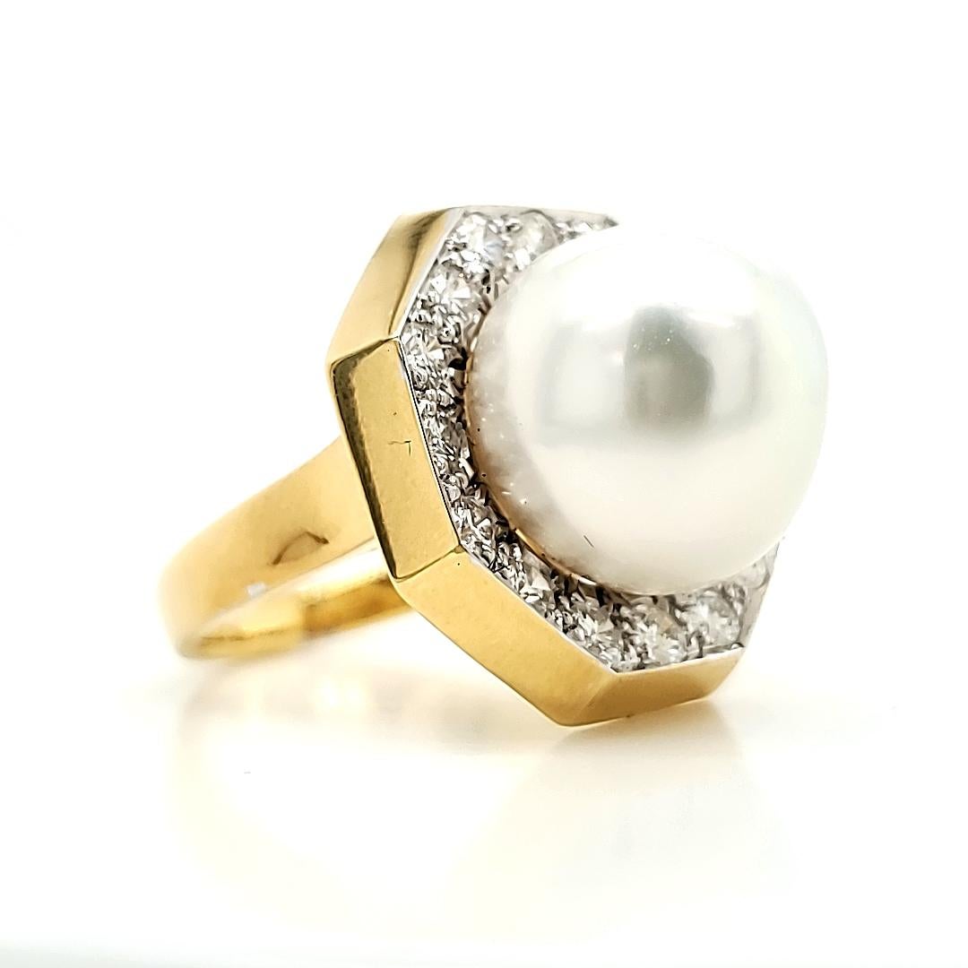 Women's or Men's 18k Yellow Gold South Sea Pearl Diamond Engagement Ring For Sale
