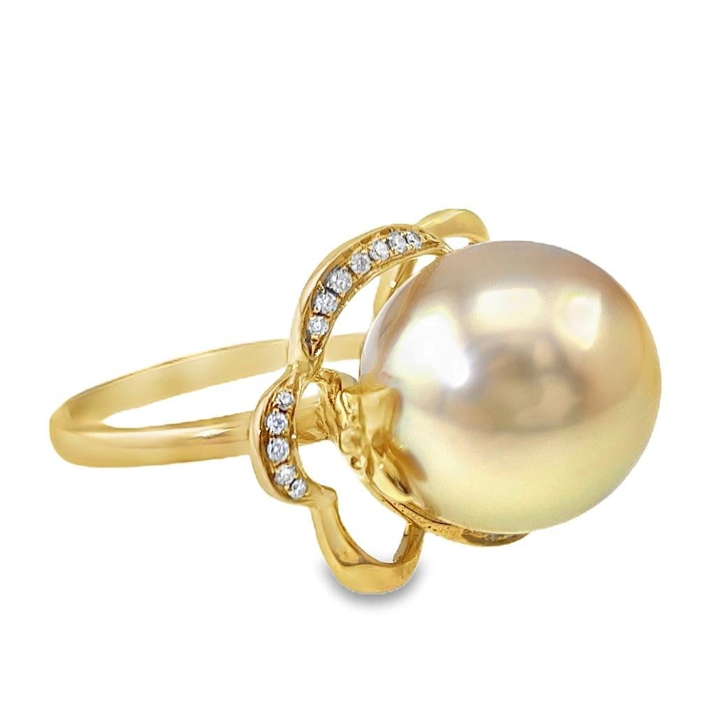18K Yellow Gold South Sea Pearl Golden Pearl Ring with Diamonds

1 South Sea Golden Pearl - 12.5mm
24 Diamonds - 0.08 CT

Daily Wear & Unique Engagement Ring & Wedding Anniversary Ring & Mother-Daughter Gift

This exquisitely beautiful ring combines