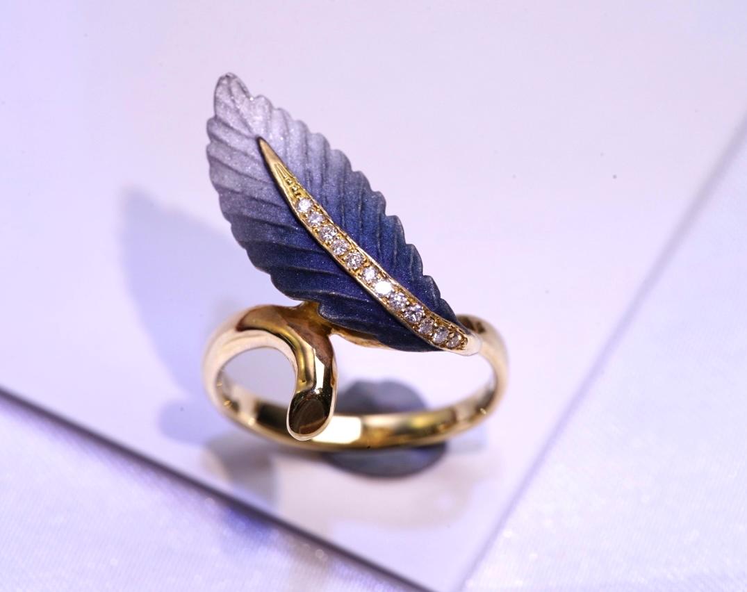 Bague en or jaune 18K Special Gold Powder Colored avec diamants

11 diamants - 0,065 CT
Or jaune 18K - 4.87 GM
