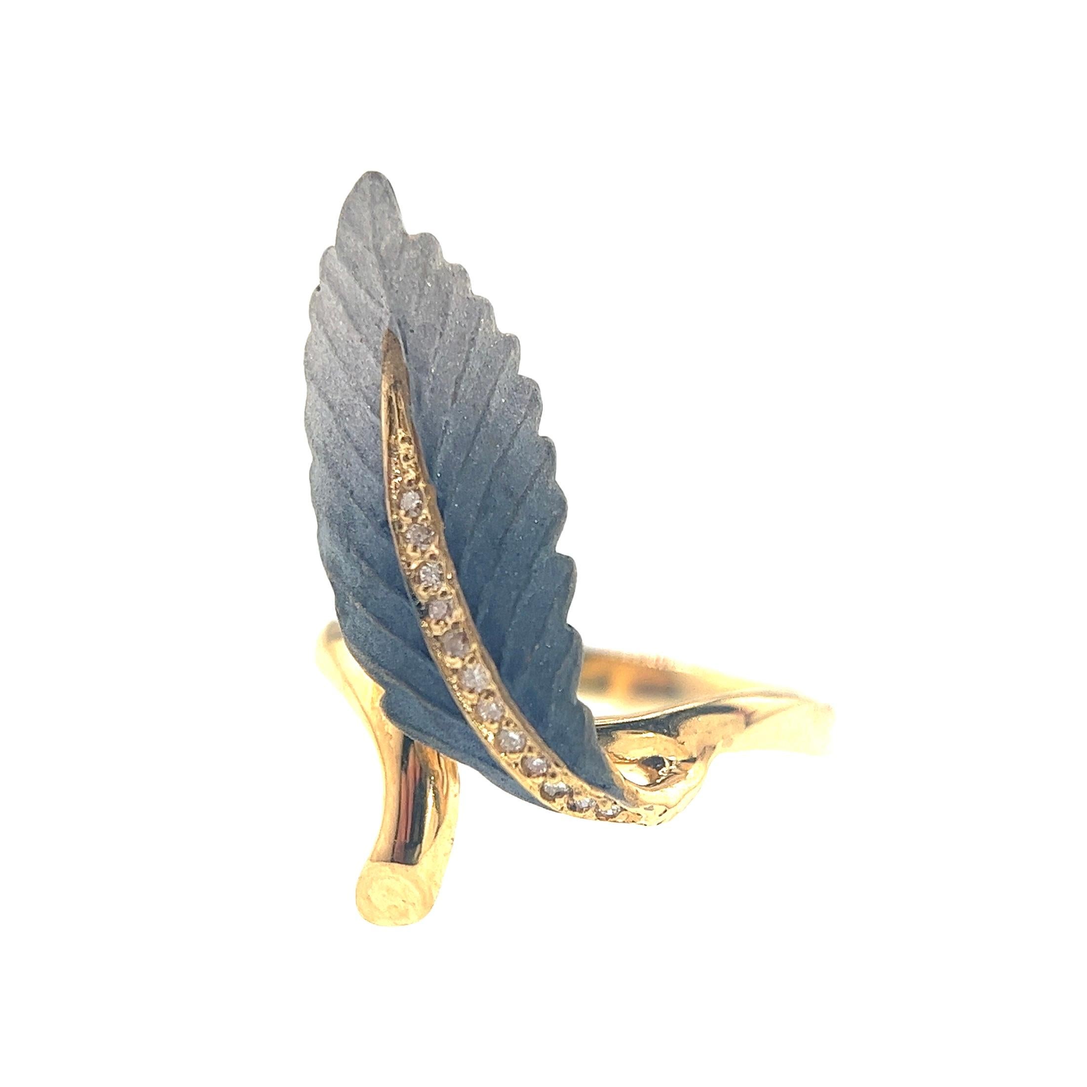 Taille ronde Bague spéciale en or jaune 18 carats de couleur poudre avec diamants en vente