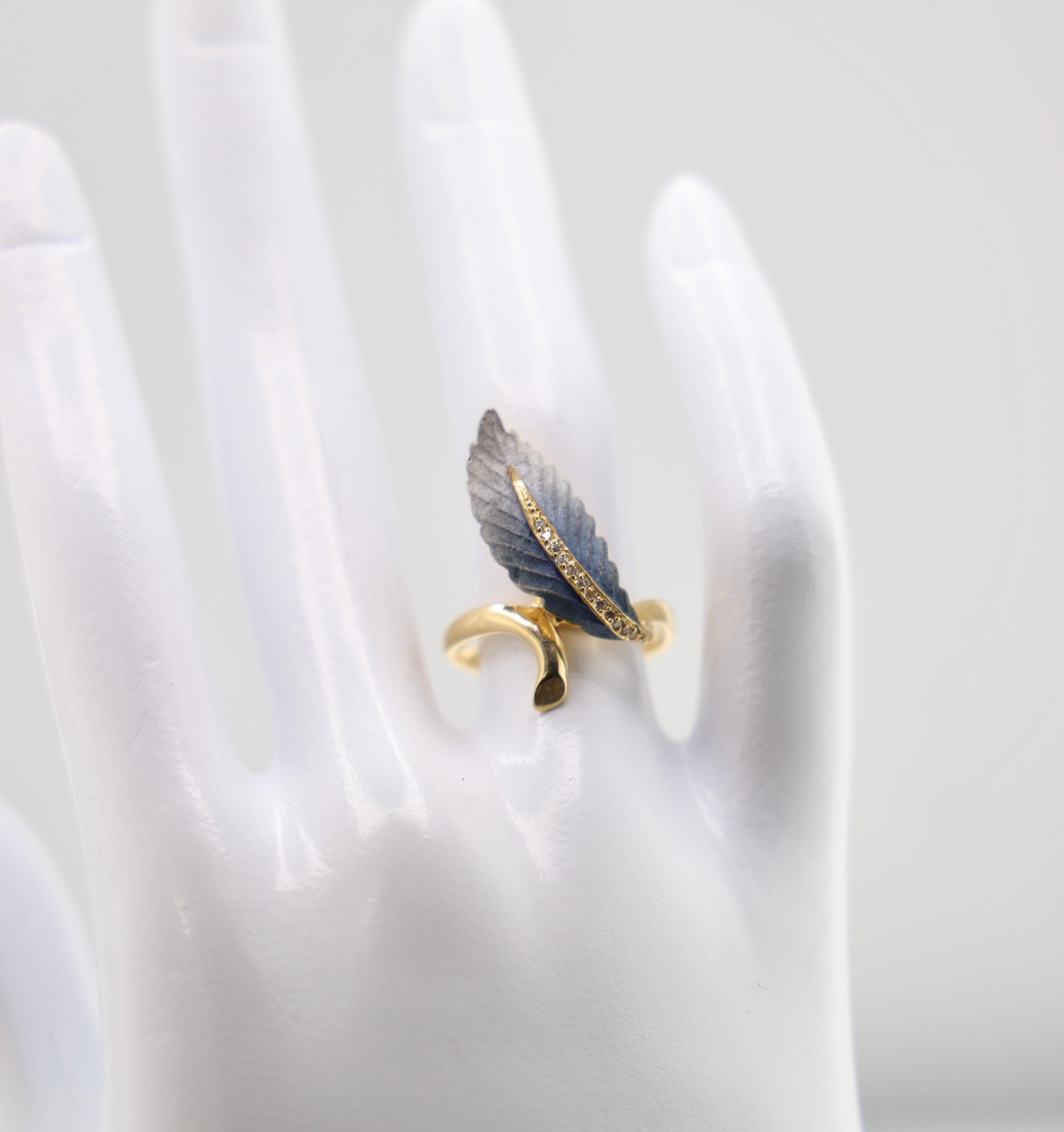 Bague spéciale en or jaune 18 carats de couleur poudre avec diamants en vente 2
