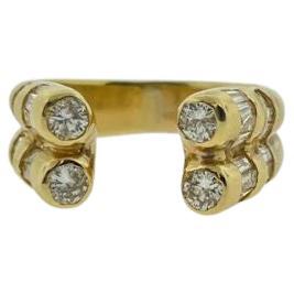 18 Karat Gelbgold Ring mit geteiltem Diamanten  im Angebot