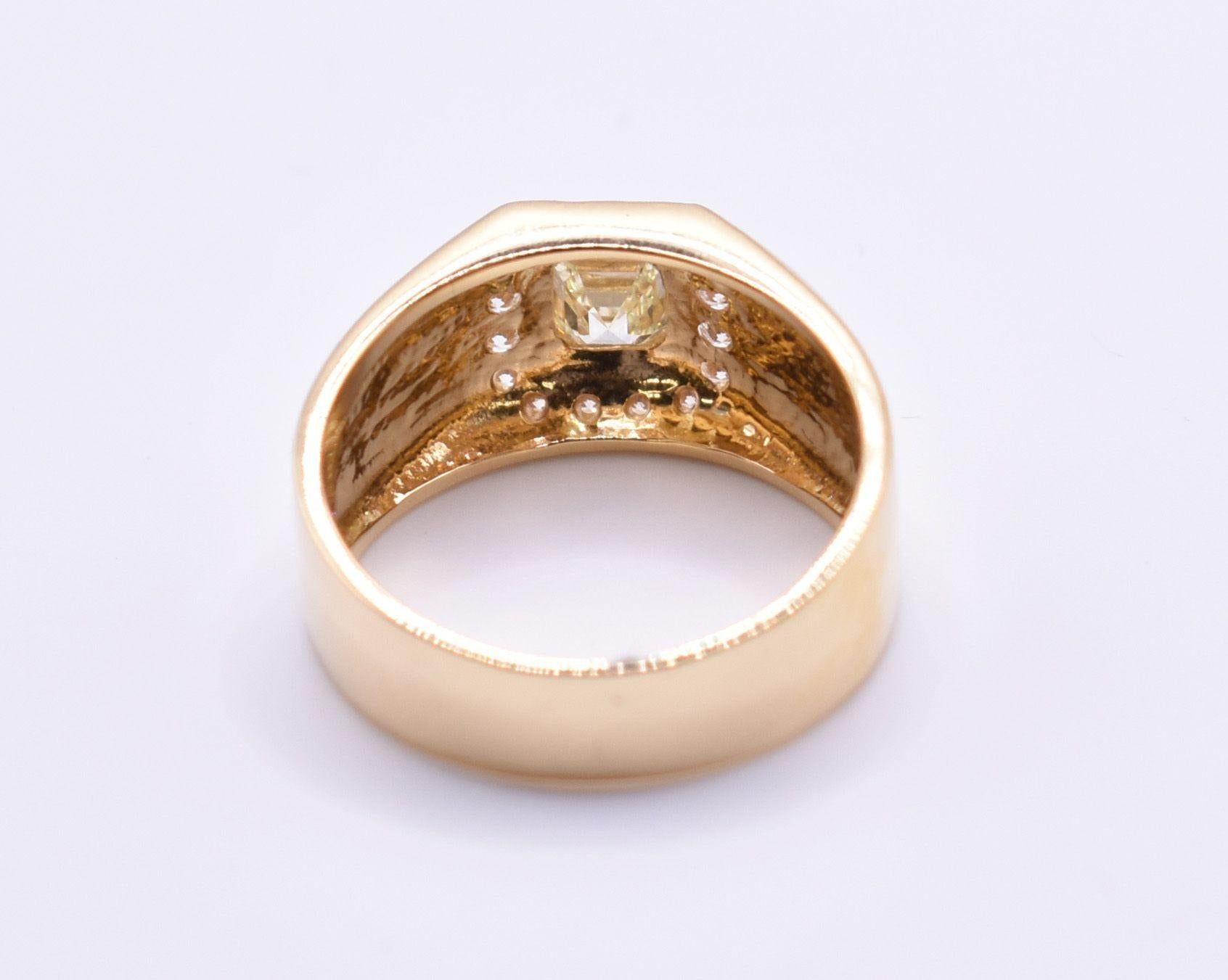 Contemporary 18k Yellow Gold Square Emerald Cut Diamond Ring