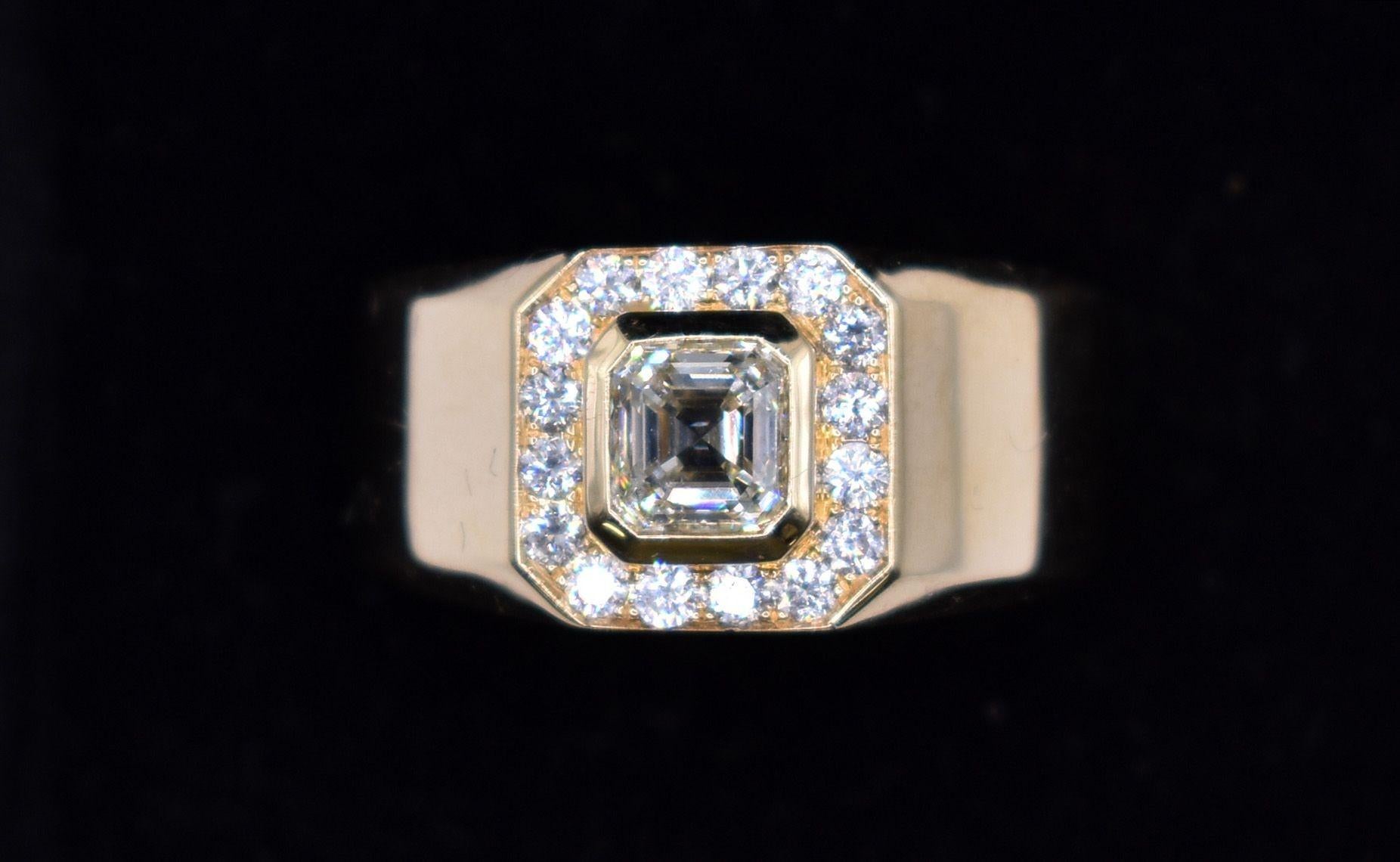 18k Yellow Gold Square Emerald Cut Diamond Ring 3