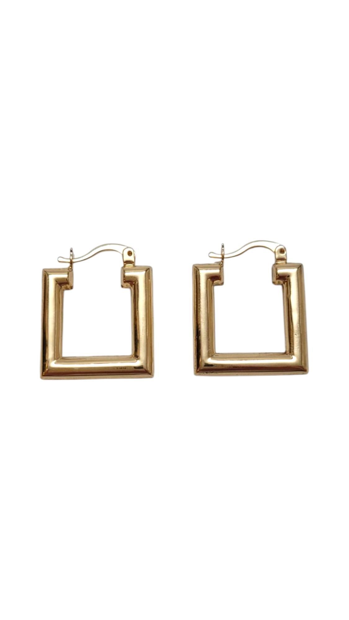 18K Yellow Gold Square Hoop Earrings

Elevate your style with these sleek earrings—where modern meets timeless. This piece features square shaped hoop earrings meticulously designed in 18 karat yellow gold.

Size: 24.3 mm X 19.9 mm X 3.4 mm

Weight: