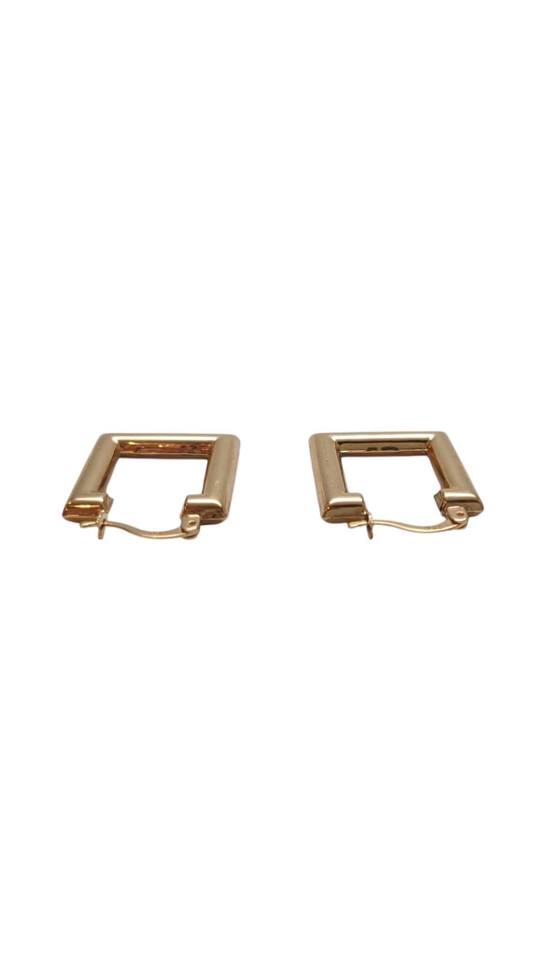 18K Yellow Gold Square Hoop Earrings #21959 For Sale 1