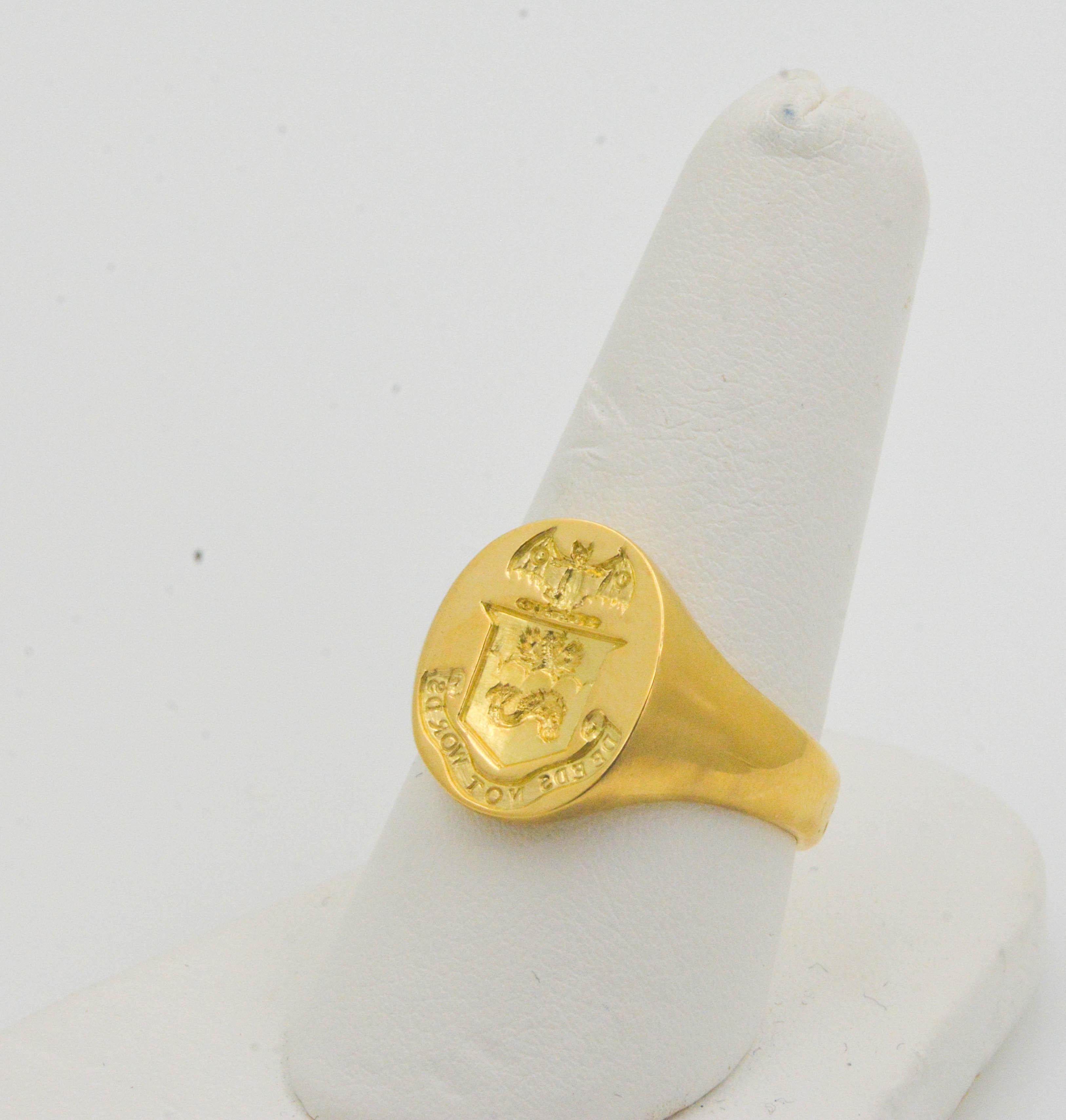 18 Karat Yellow Gold Stamped English Crest 'Words Not Deeds' Signet Ring 2