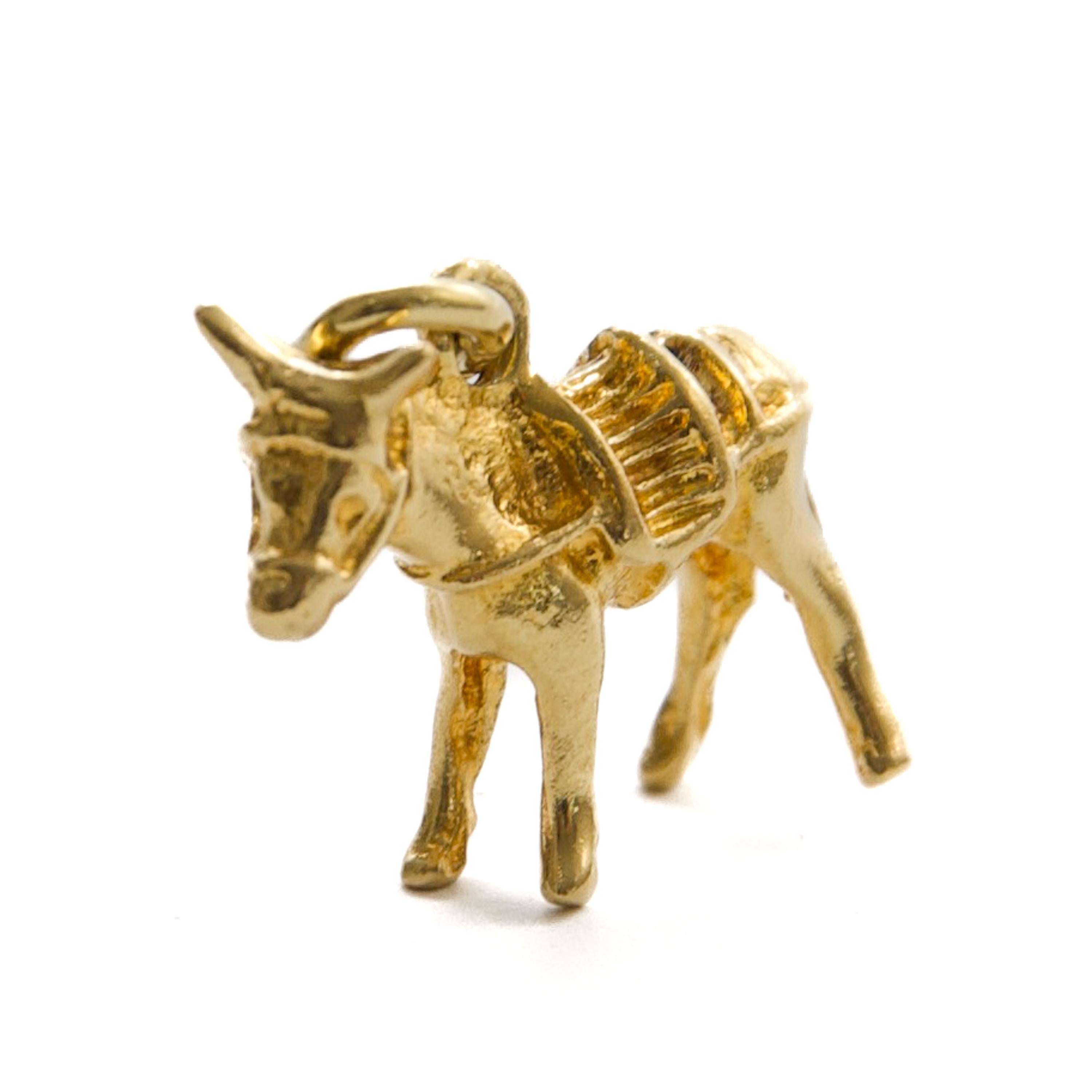 Pendentif en or jaune 18K avec breloque en forme d'âne debout en vente 3