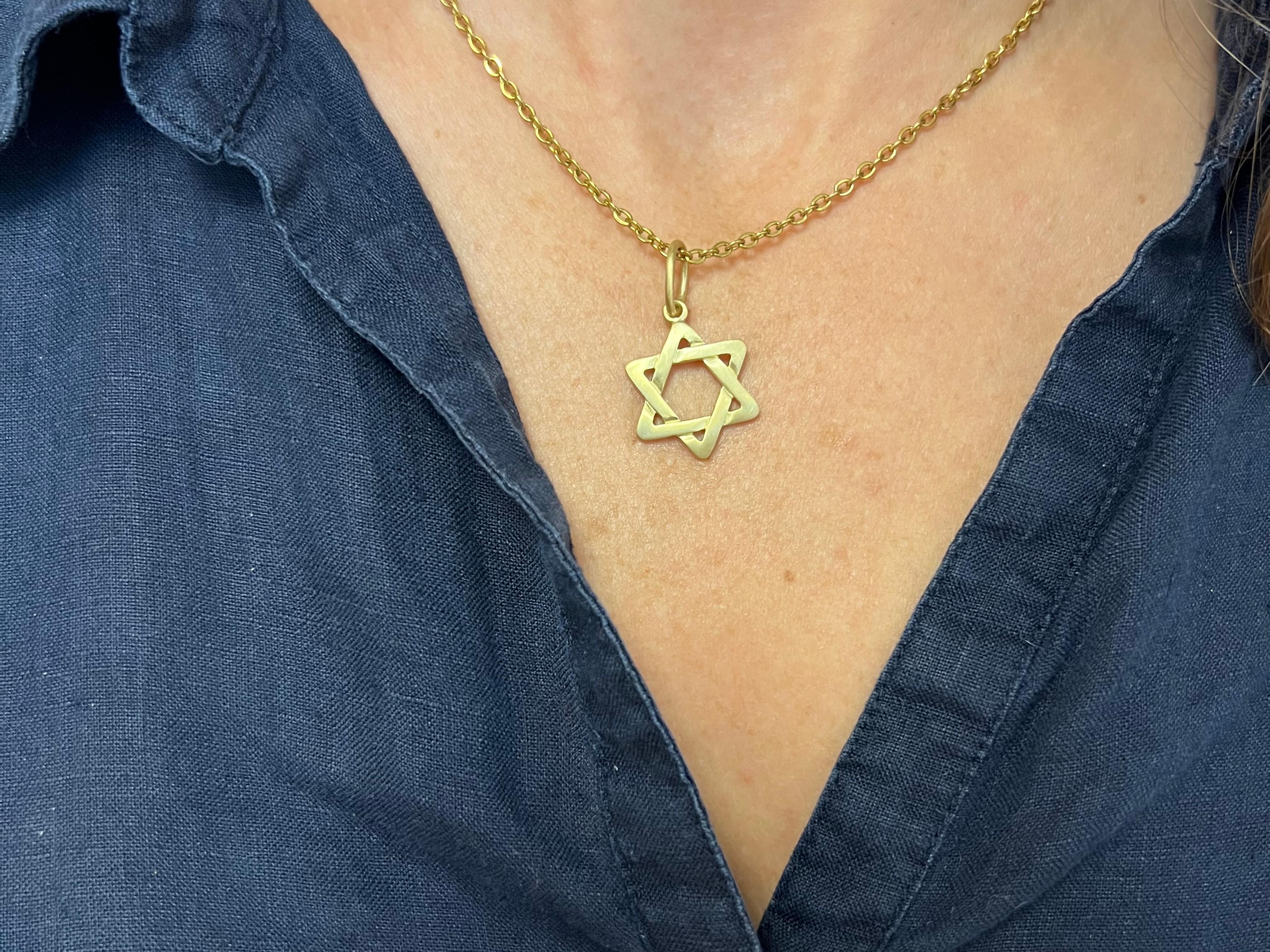 18k Yellow Gold Star Of David Pendant In New Condition For Sale In New York, NY