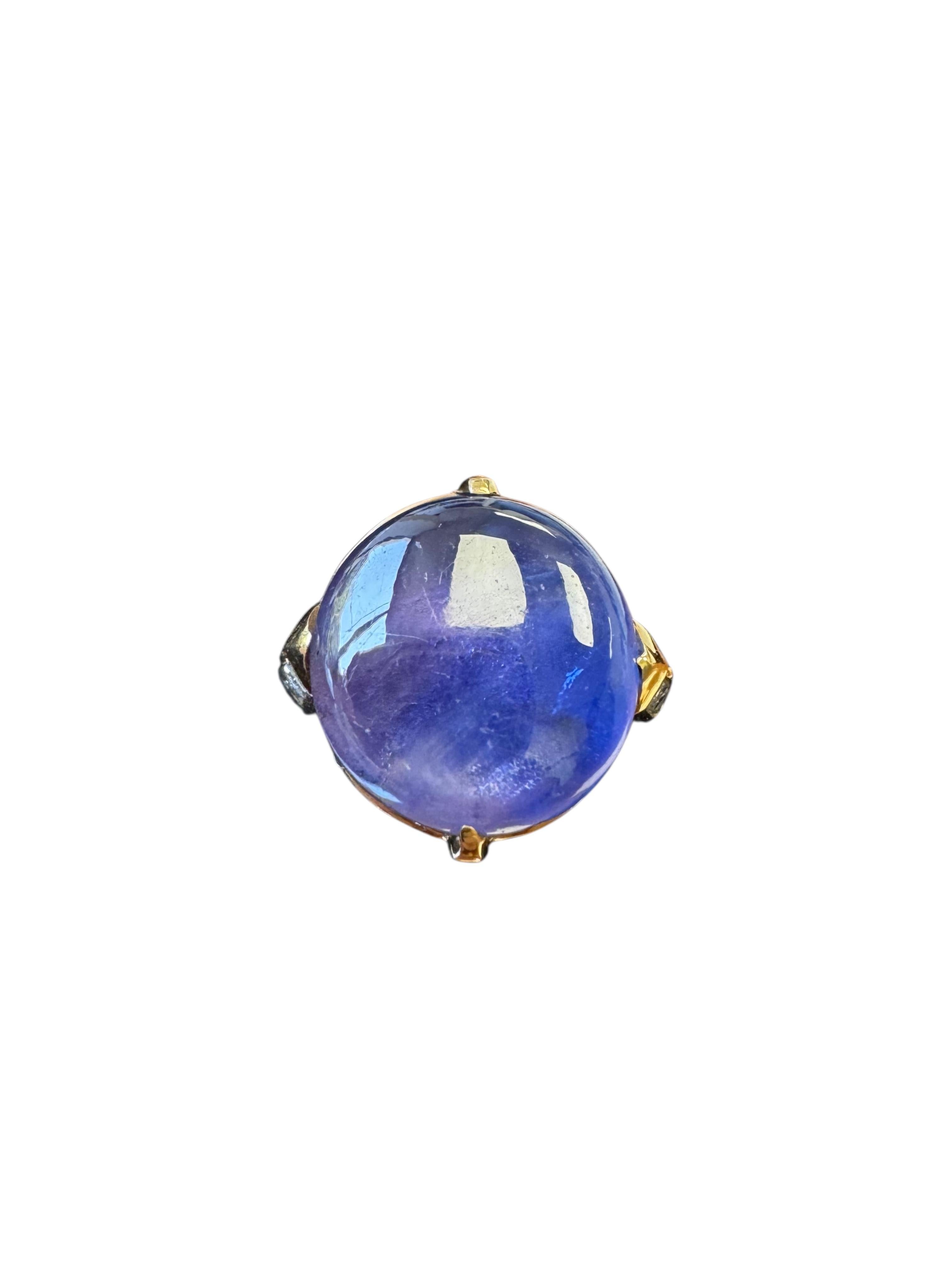 Baguette Cut 18K Yellow Gold Star Sapphire Ring with Baguette Diamond Accents For Sale