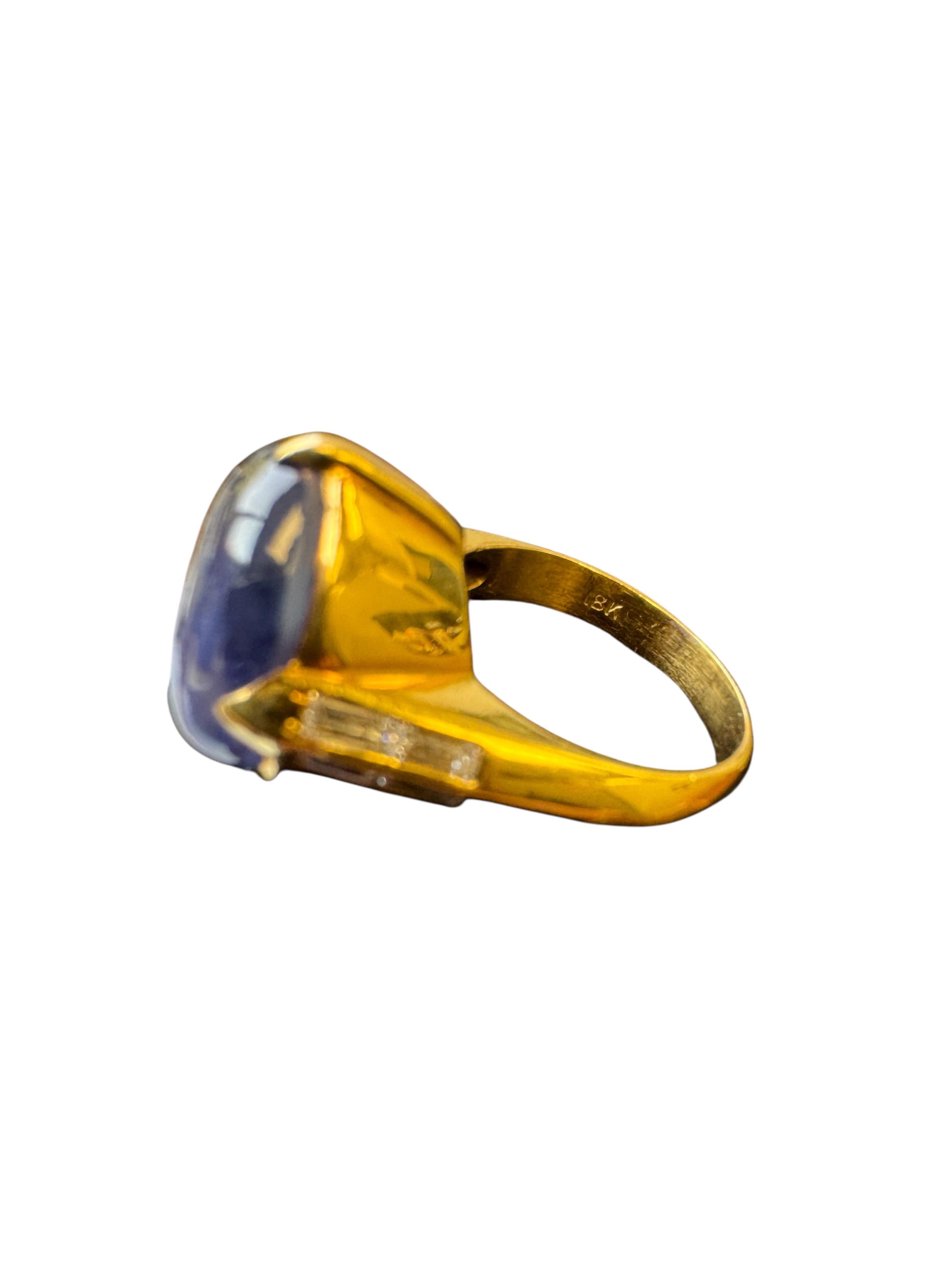 18K Yellow Gold Star Sapphire Ring with Baguette Diamond Accents For Sale 1
