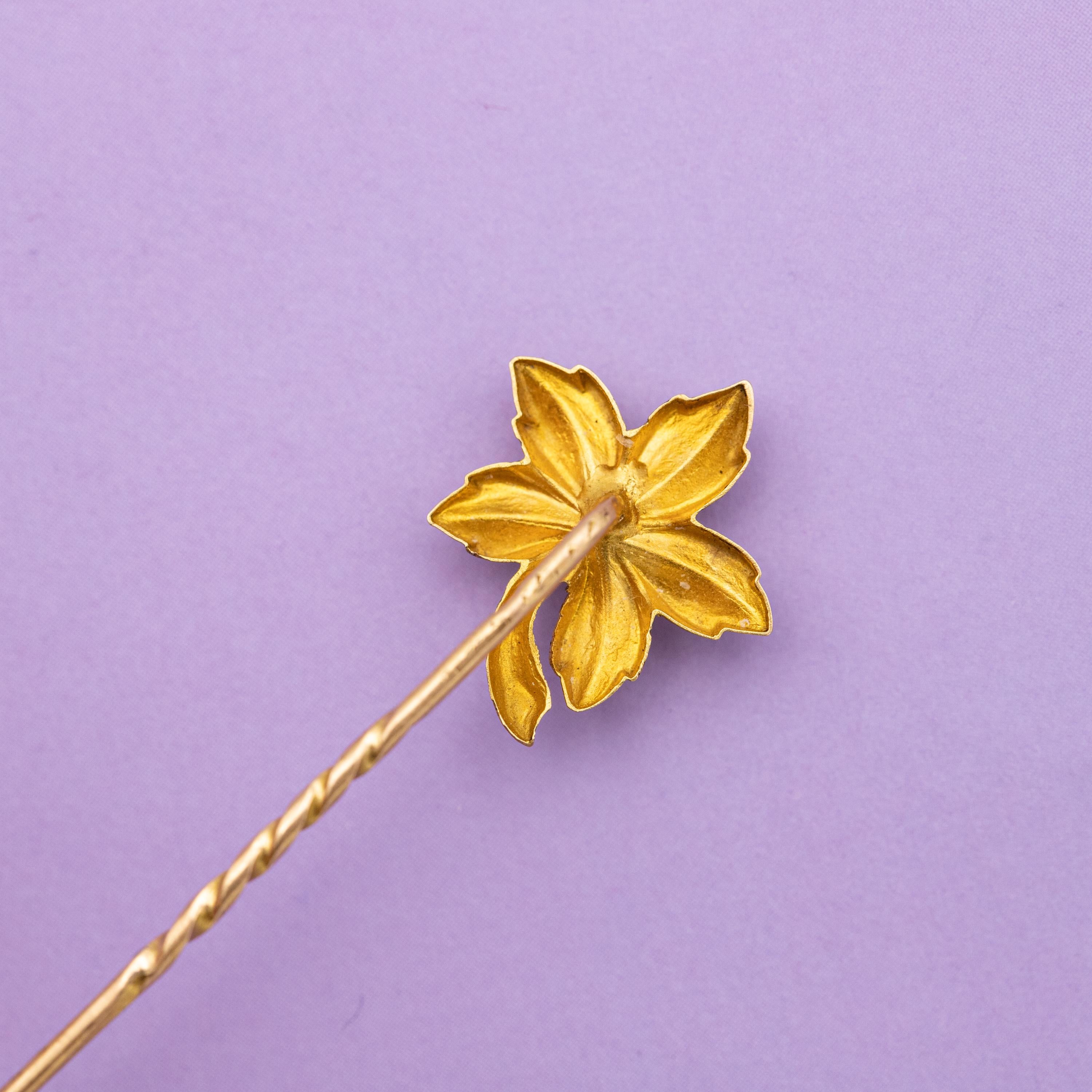 18k Yellow gold stick pin - Family brooch - detailed Ivy cravat pin For Sale 3