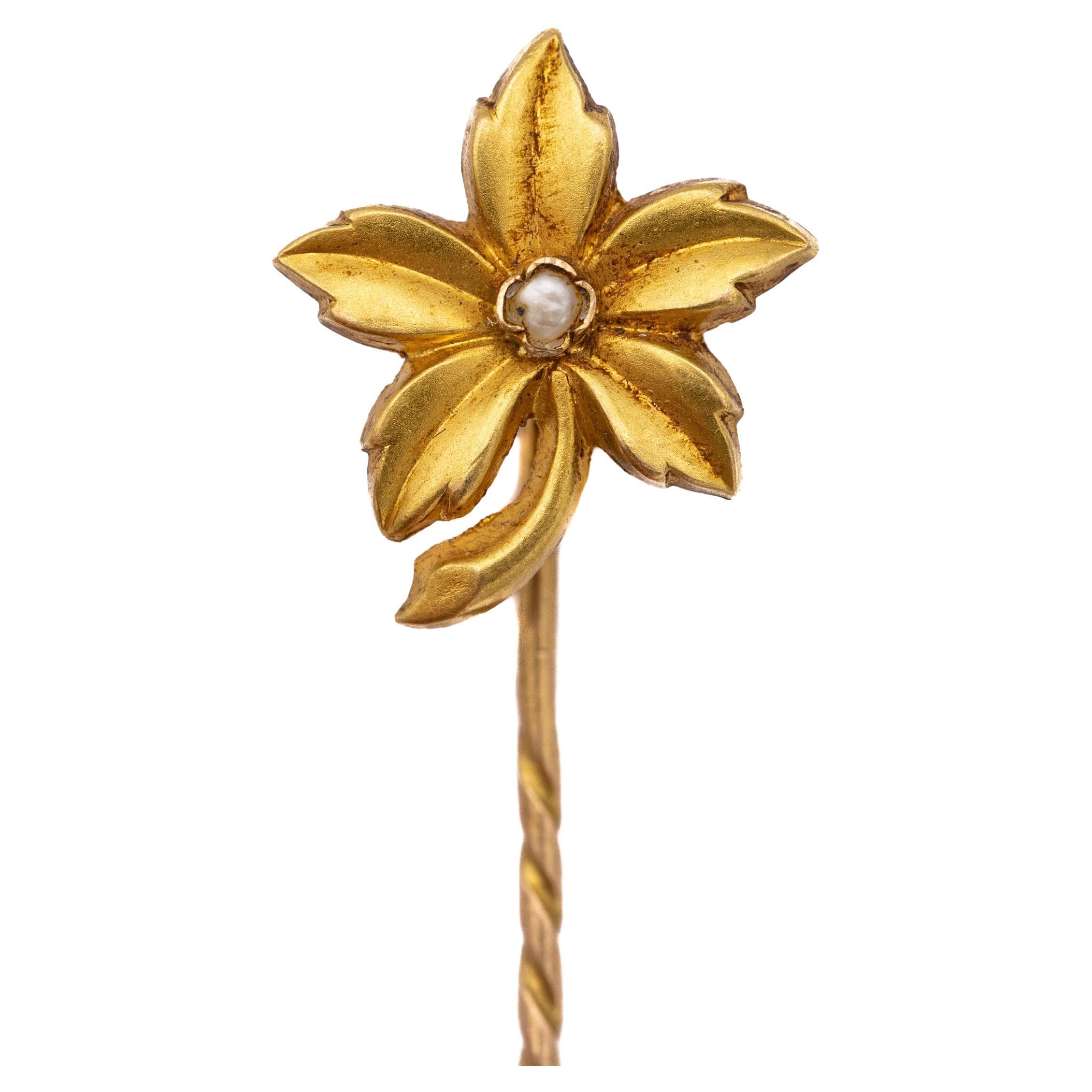 18k Yellow gold stick pin - Family brooch - detailed Ivy cravat pin For Sale