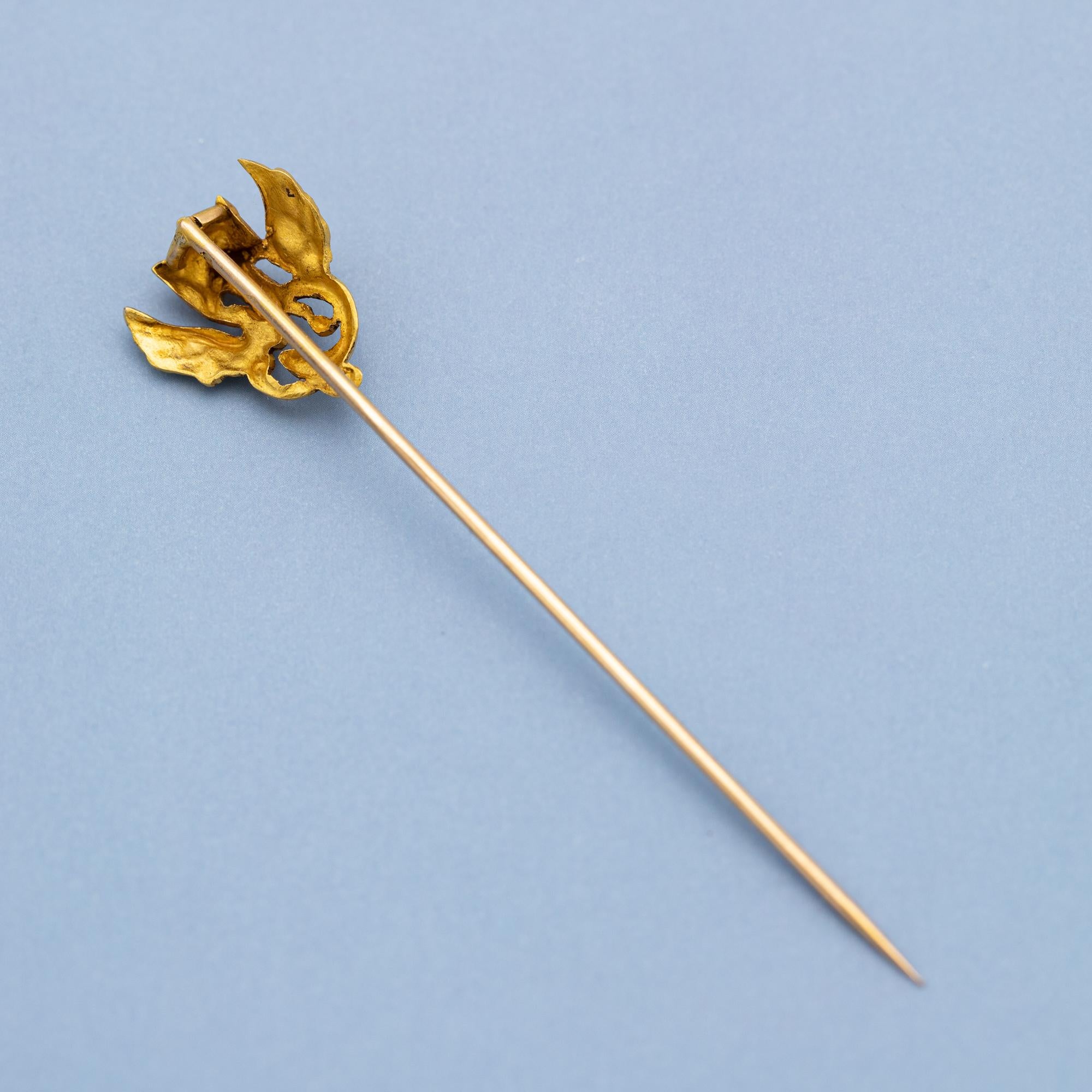 18k Yellow gold stick pin - Griffin brooch - Antique French Dragon cravat pin In Good Condition For Sale In Antwerp, BE