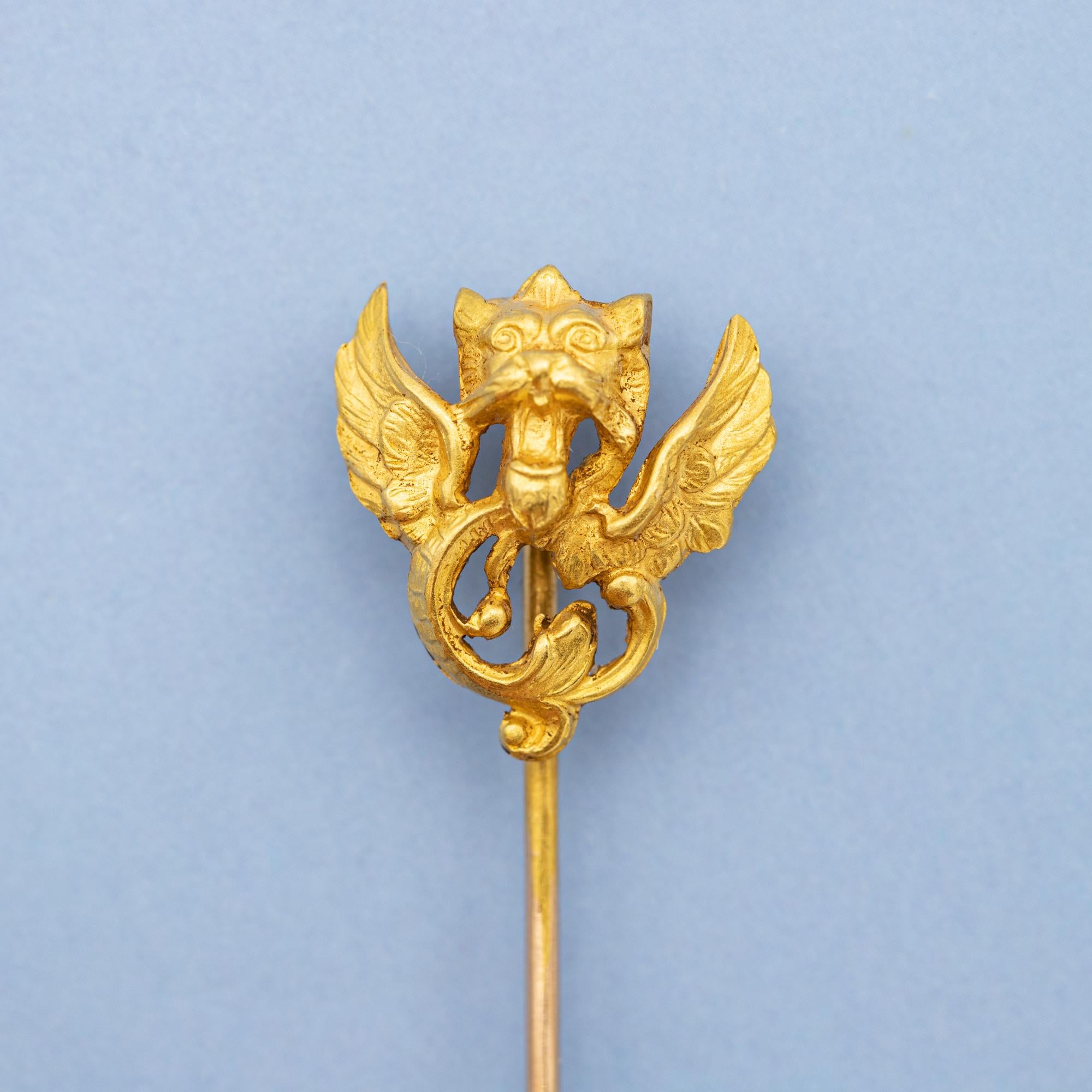 Women's or Men's 18k Yellow gold stick pin - Griffin brooch - Antique French Dragon cravat pin For Sale