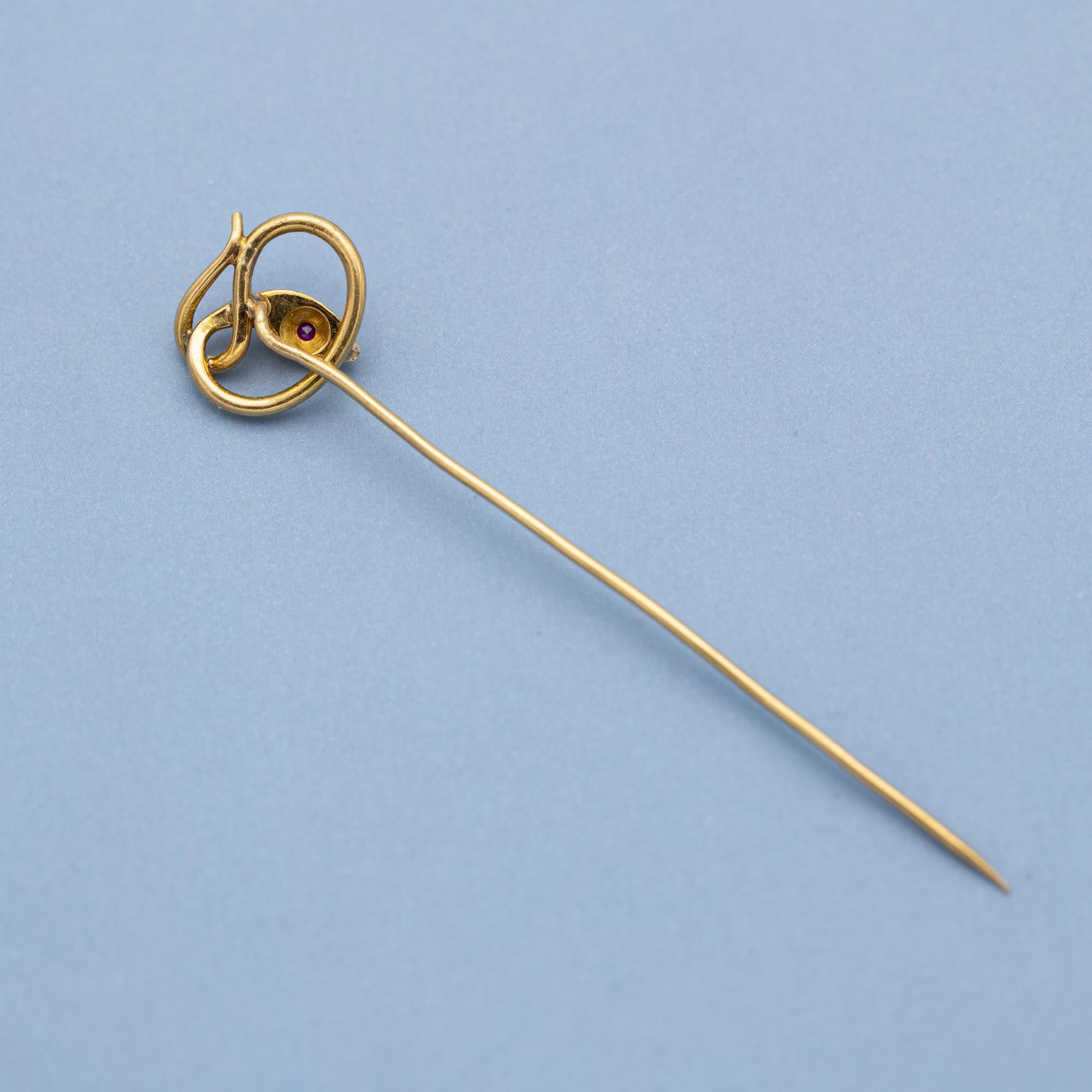 18k Yellow gold stick pin - Snake brooch - Antique French serpentine cravat pin In Good Condition In Antwerp, BE