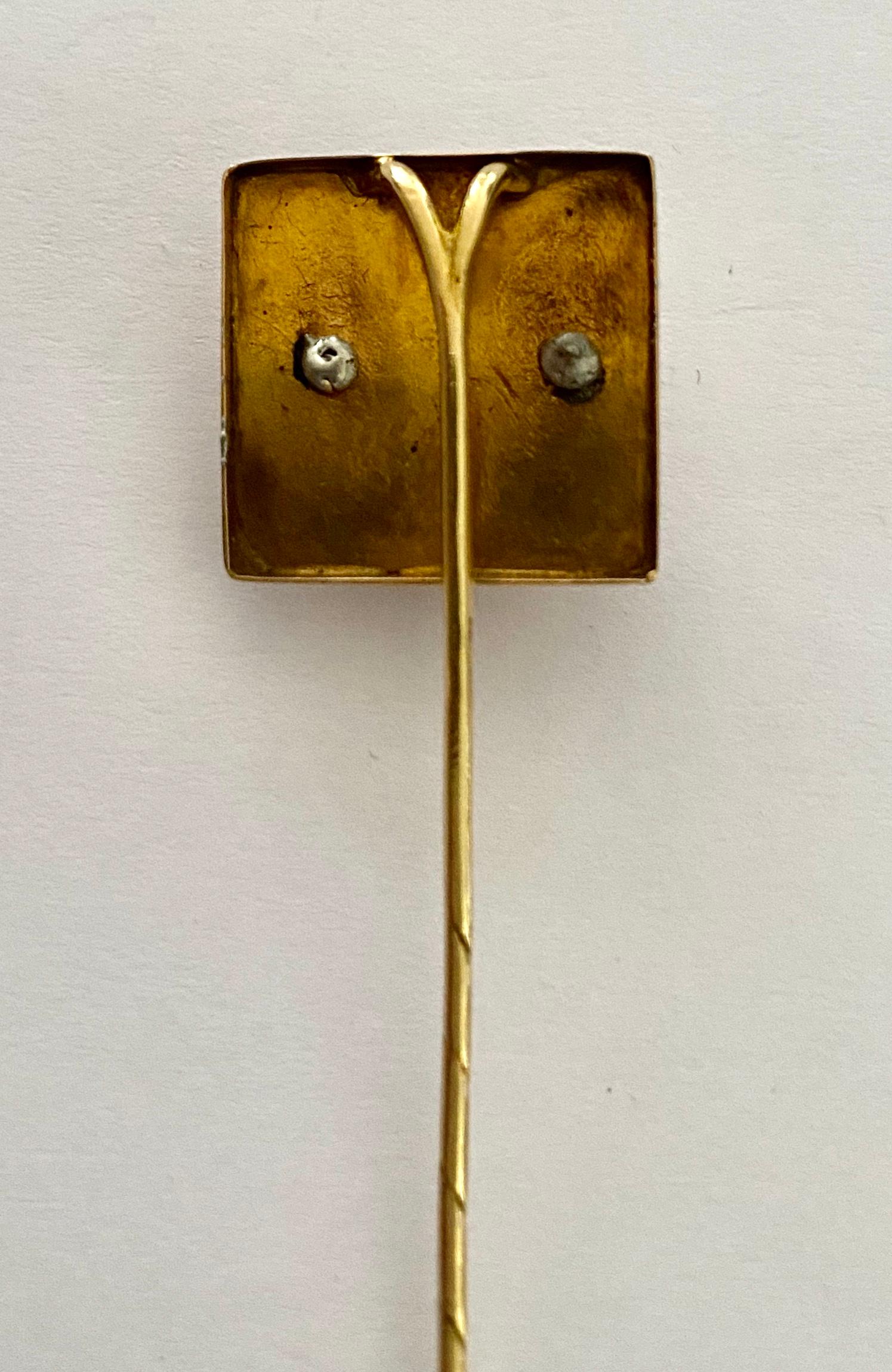 18 Karat Yellow Gold Stickpin with an Enamel Mask, England, 1900 For Sale 3