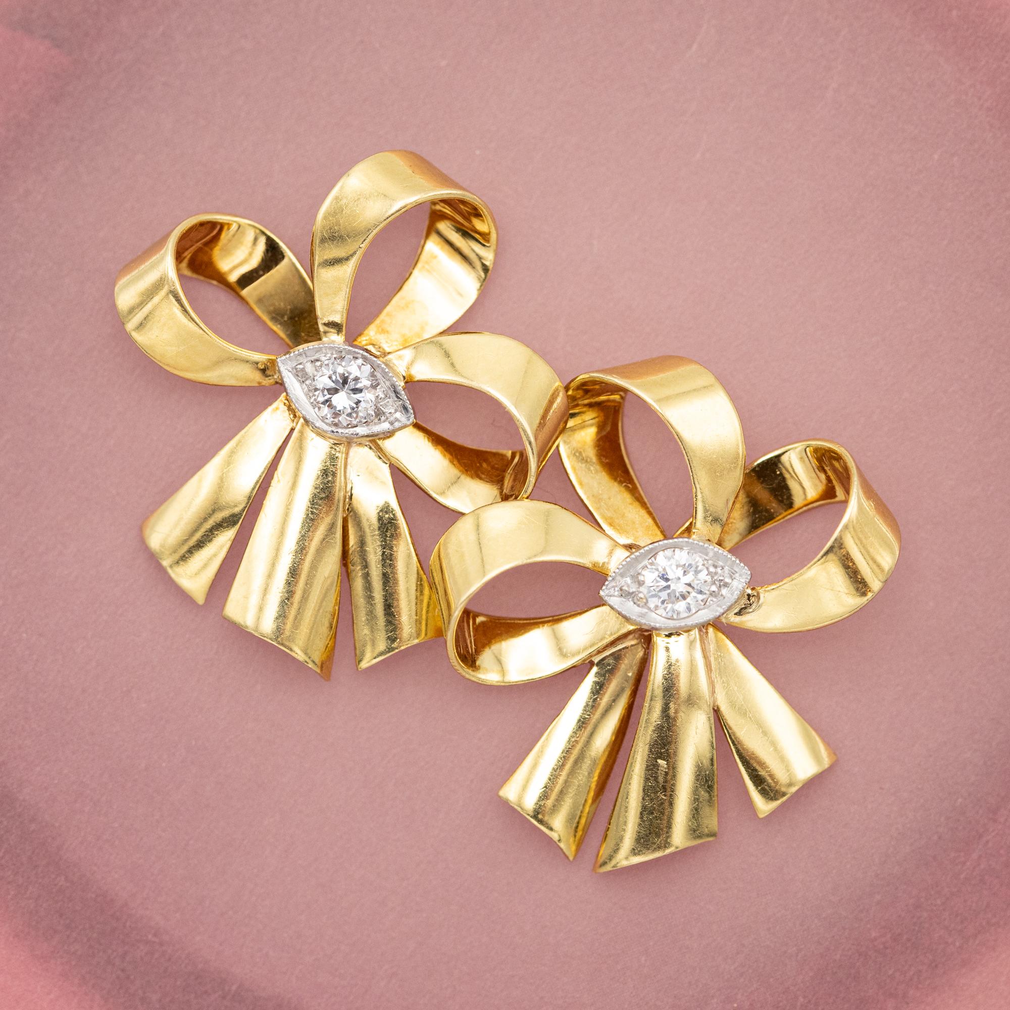 18K yellow gold stud earrings - floral Bow shaped studs - 1960's Diamond jewelry In Good Condition In Antwerp, BE