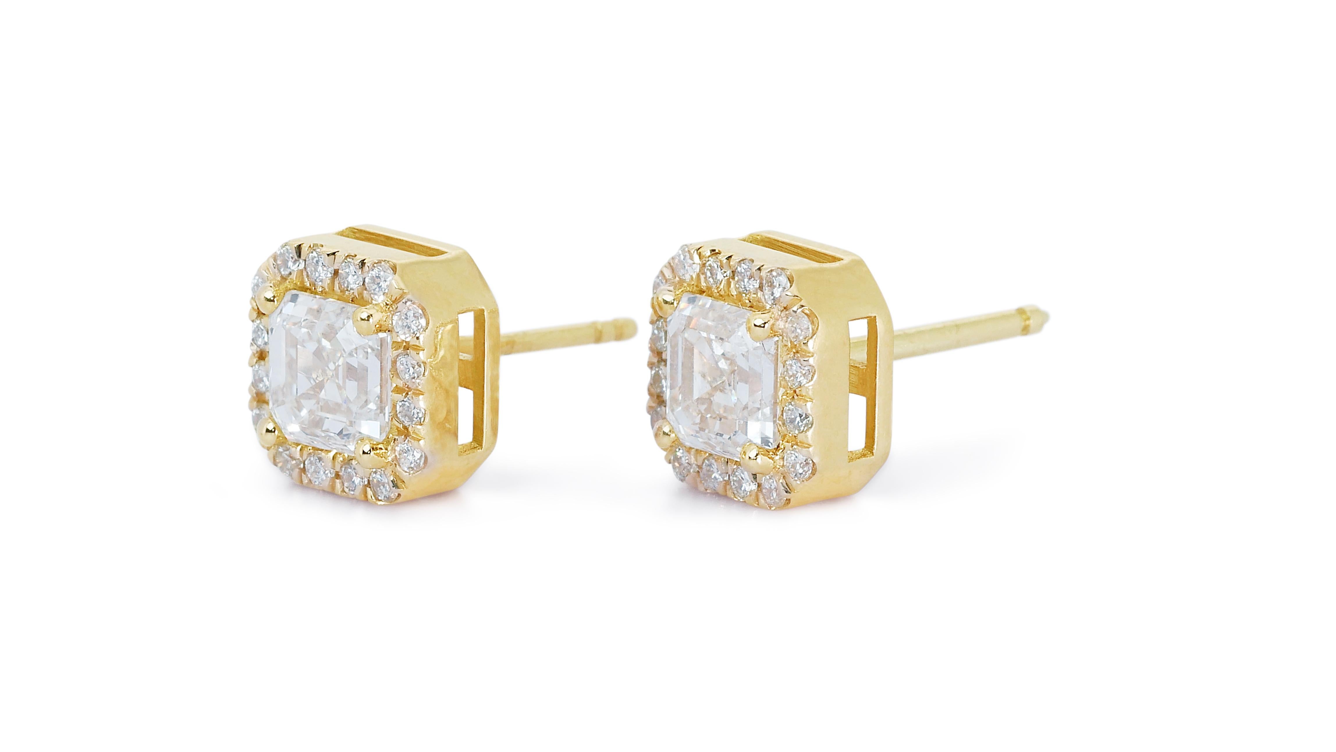 Women's 18k Yellow Gold Stud Earrings w/ 1.89 2.13ct Natural Diamonds AIG Certificate For Sale