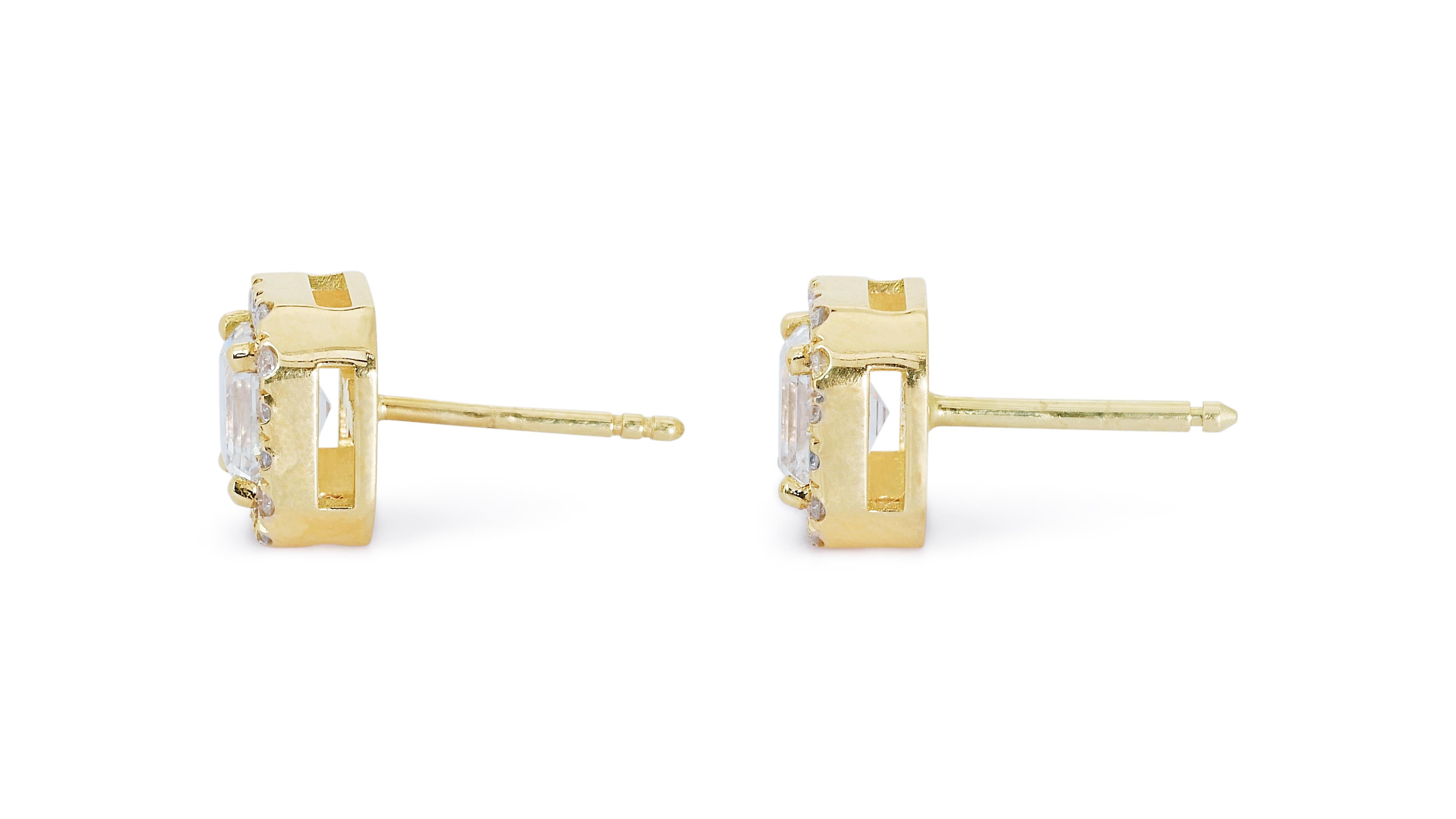 18k Yellow Gold Stud Earrings w/ 1.89 2.13ct Natural Diamonds AIG Certificate For Sale 1