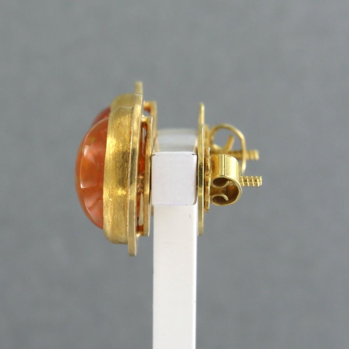 Clous d'oreilles en or jaune 18 carats avec opale de feu taillée en cabochon 9,2 grammes Pour femmes en vente