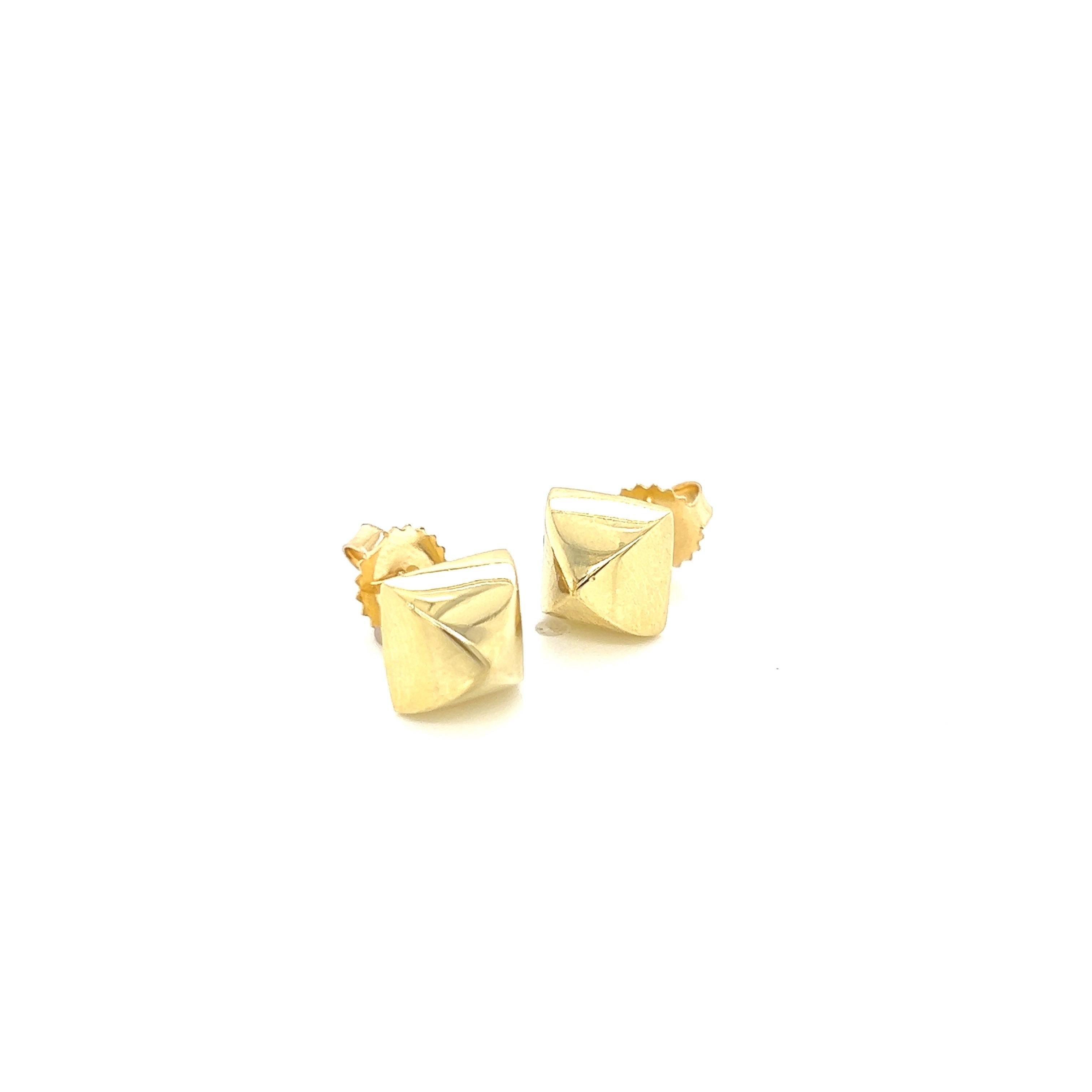18k Yellow Gold Studded Stud Earrings 
Come with 18k gold earring backs.

Measures approximately 8.5mm x 8.5mm
Weight approx. 4.7 DWT