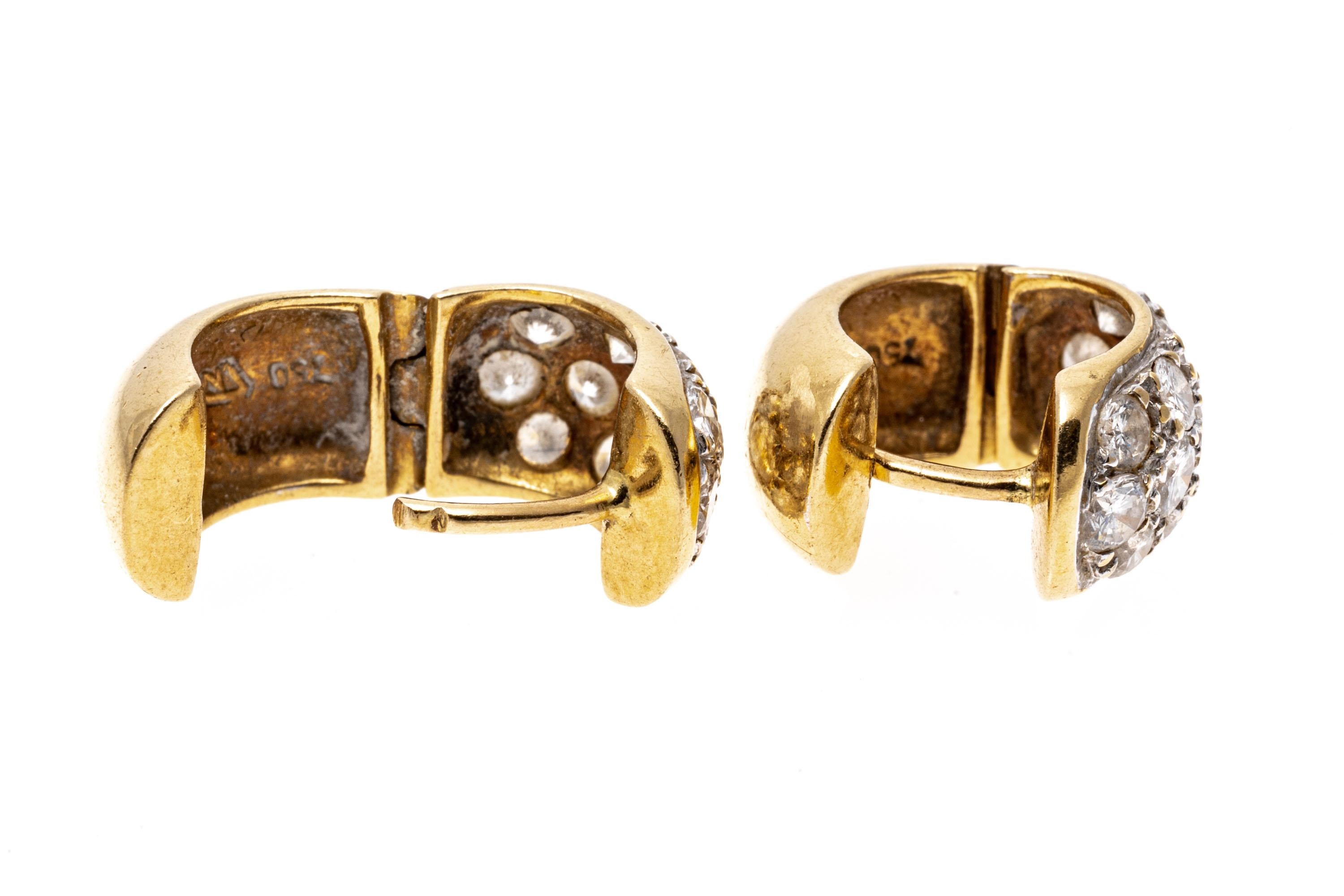 18 Karat Gelbgold Stilvolle Huggie-Ohrringe mit Diamanten in Pavé-Fassung, App. 1,08 TCW (Zeitgenössisch)