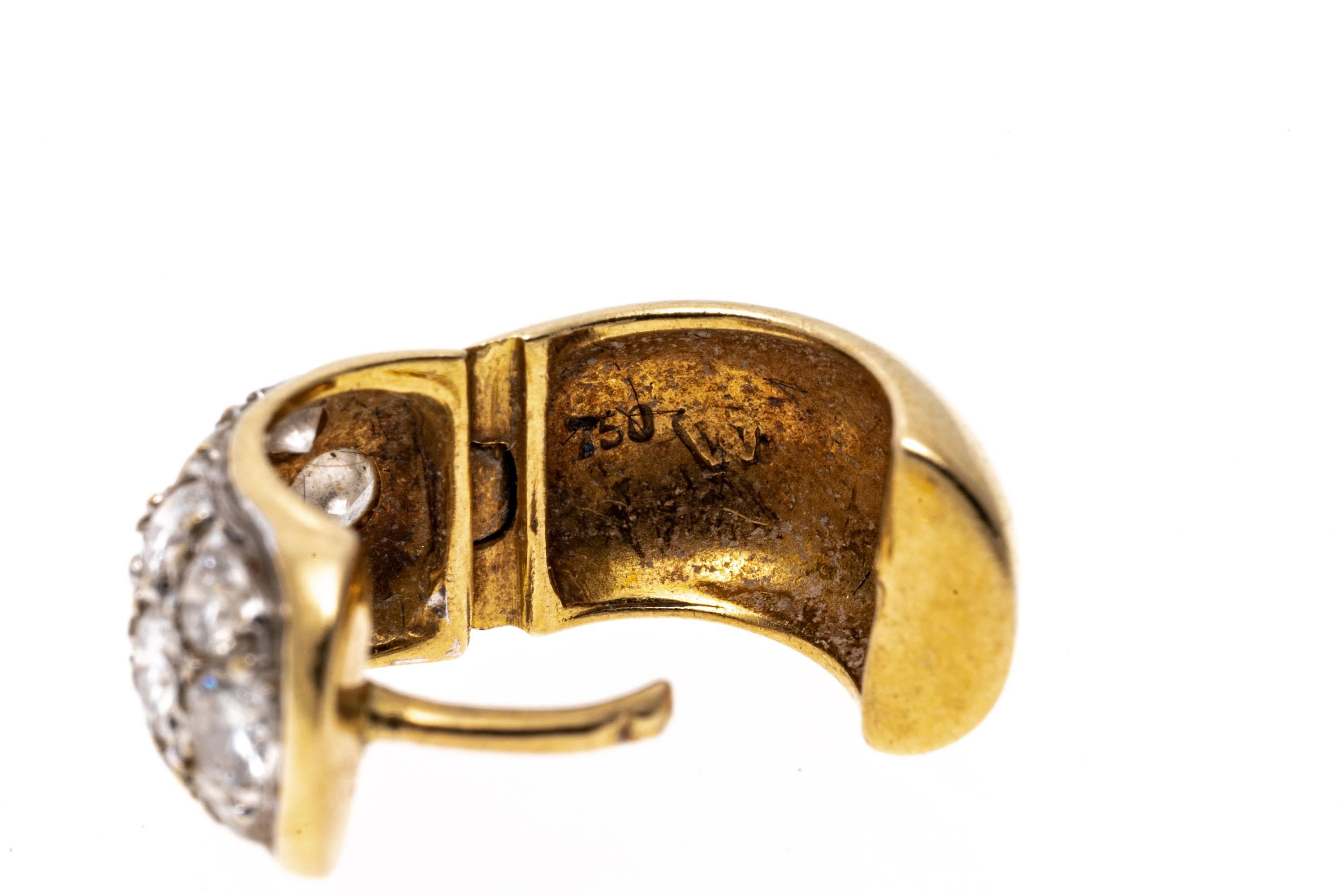 18 Karat Gelbgold Stilvolle Huggie-Ohrringe mit Diamanten in Pavé-Fassung, App. 1,08 TCW Damen im Angebot