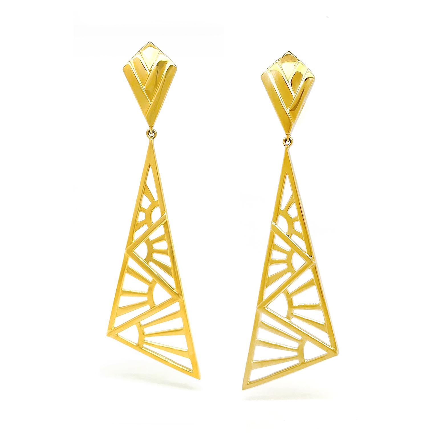 da uomo o donna Orecchini pendenti in oro giallo 18K con motivo a raggi solari e triangolo deco in vendita