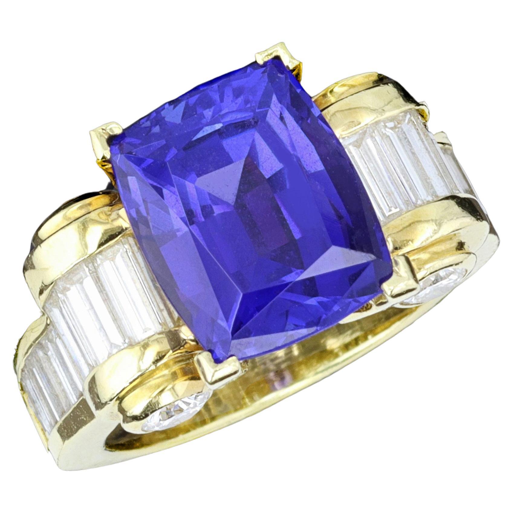 18k Yellow Gold, Tanzanite, and Diamond Cocktail Ring For Sale