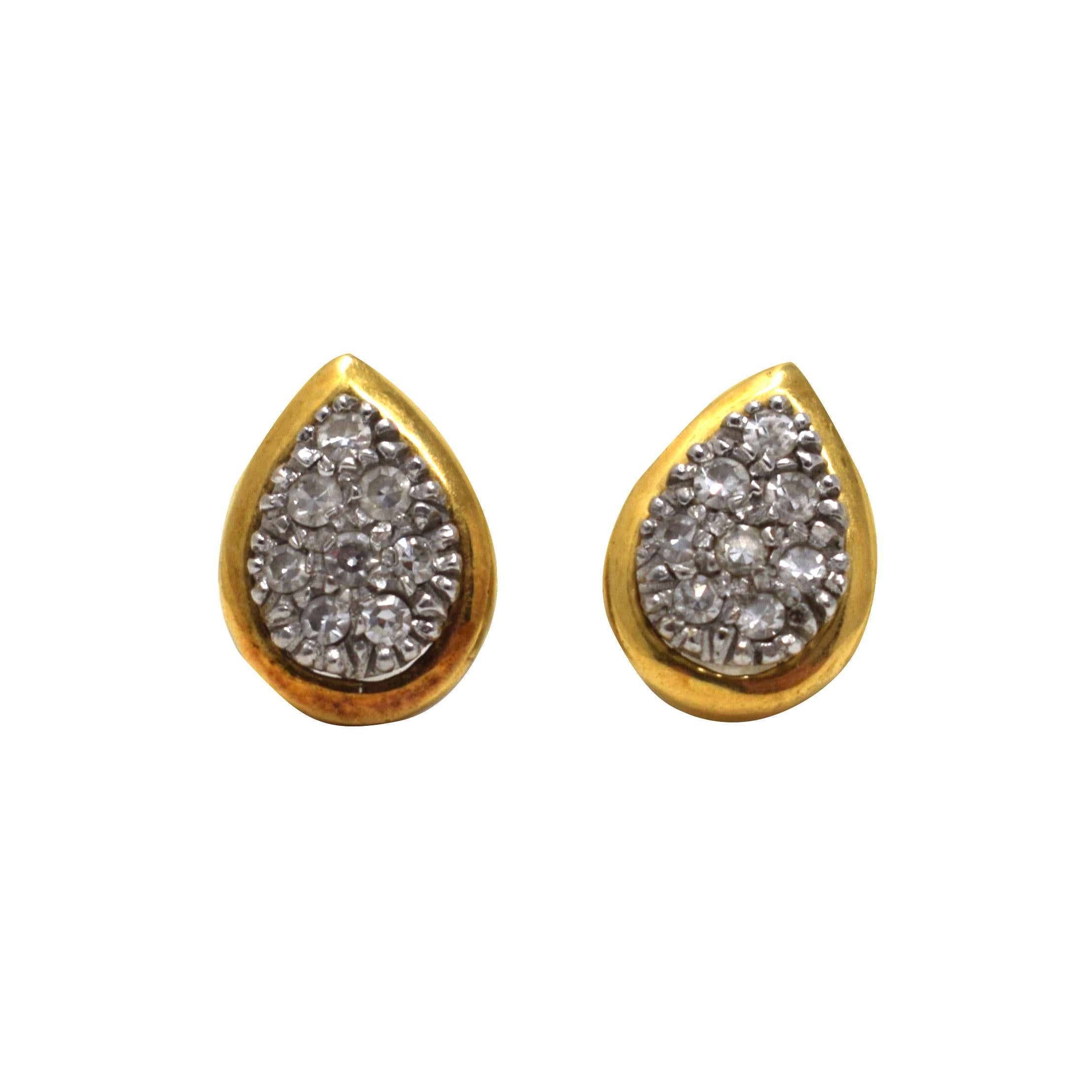 Brilliance Jewels, Miami
Questions? Call Us Anytime!
786,482,8100

Style: Teardrop Studs

Metal: Yellow Gold

Metal Purity: 18k 

Chain Metal: 14k Yellow Gold

Stones: 16 Old Mine European Diamonds

Total Item Weight (grams): 2.6

Earring Length:
