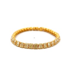 Pulsera tipo tenis de oro amarillo de 18 quilates con diamantes amarillos de corte «Radiant» de 22,21 quilates