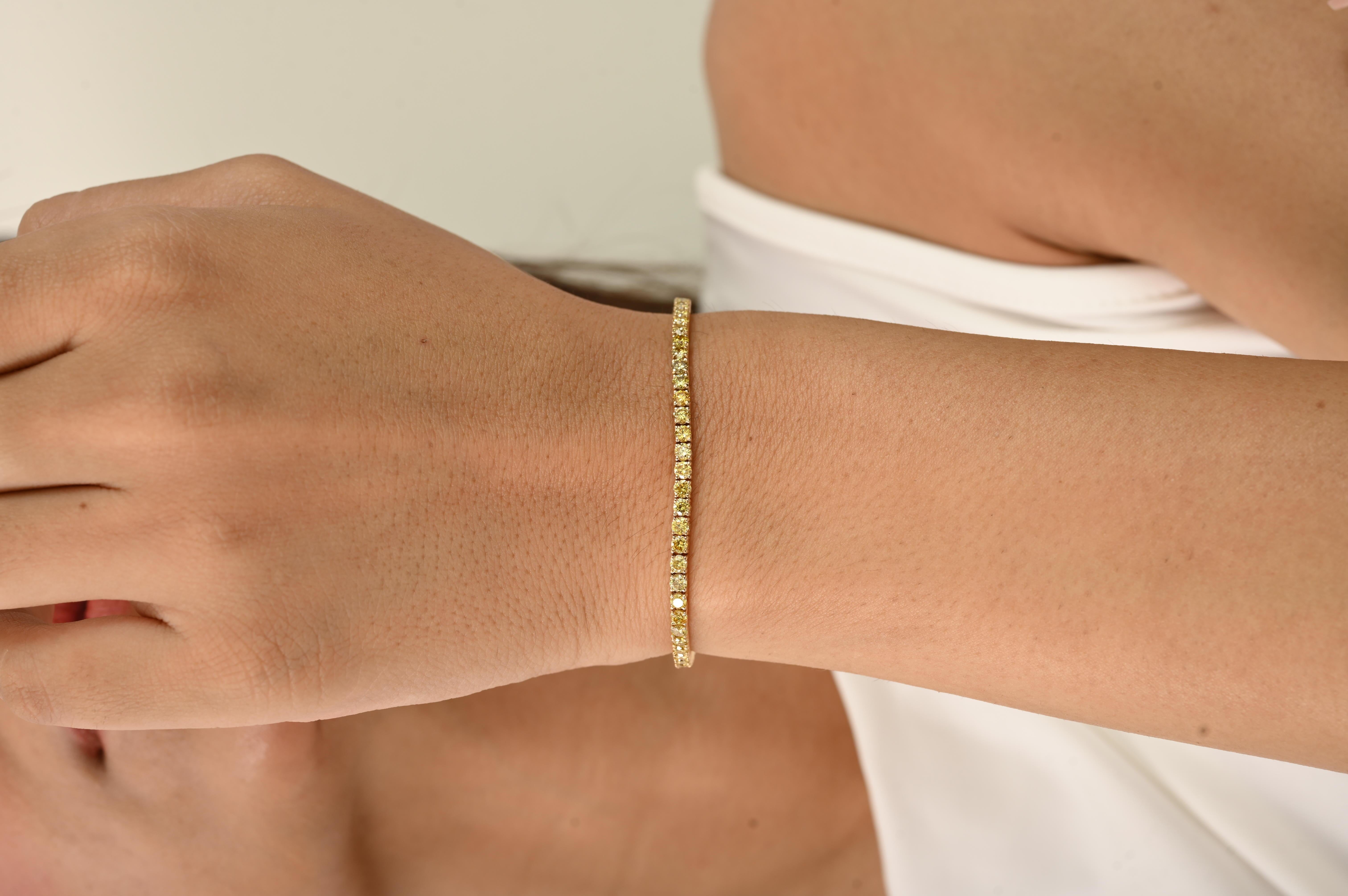 Bracciale da tennis in oro giallo 18k con diamanti gialli rotondi taglio brillante da 3,84 carati in vendita 4