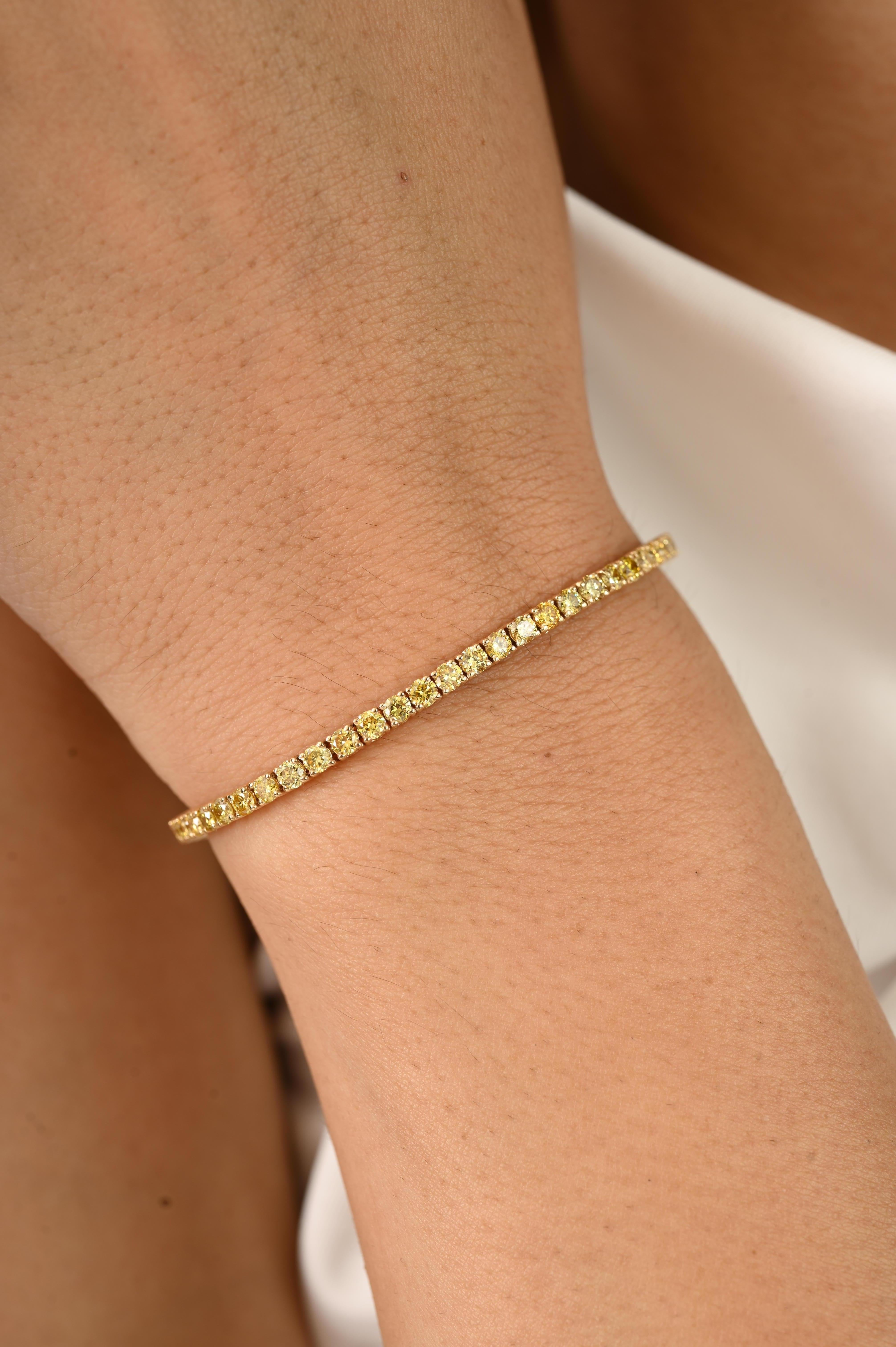 Bracciale da tennis in oro giallo 18k con diamanti gialli rotondi taglio brillante da 3,84 carati in vendita 2
