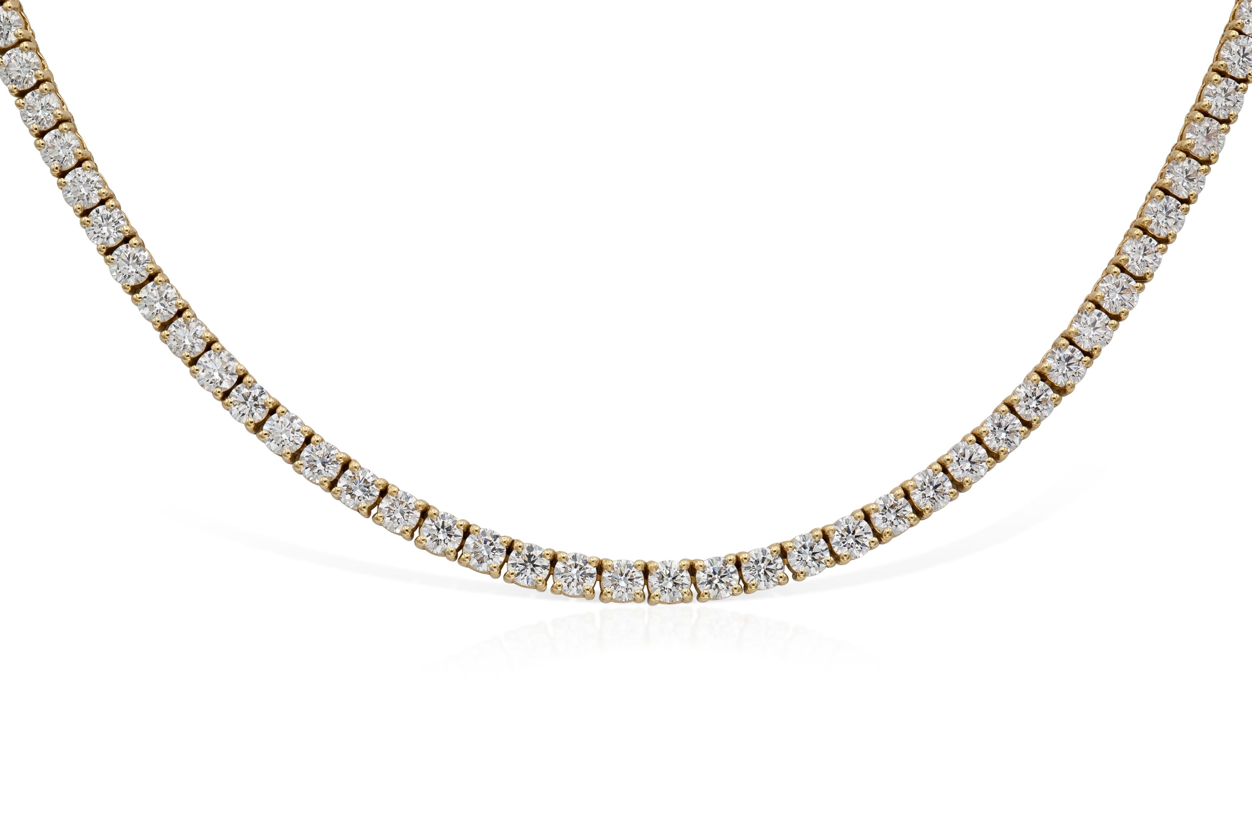Handgefertigte 18K Gelbgold Tennis-Halskette mit 123 runden Diamanten im Brillantschliff D Farbe VVS1 Reinheit Tw. 10,52 Karat, 16 Zoll.