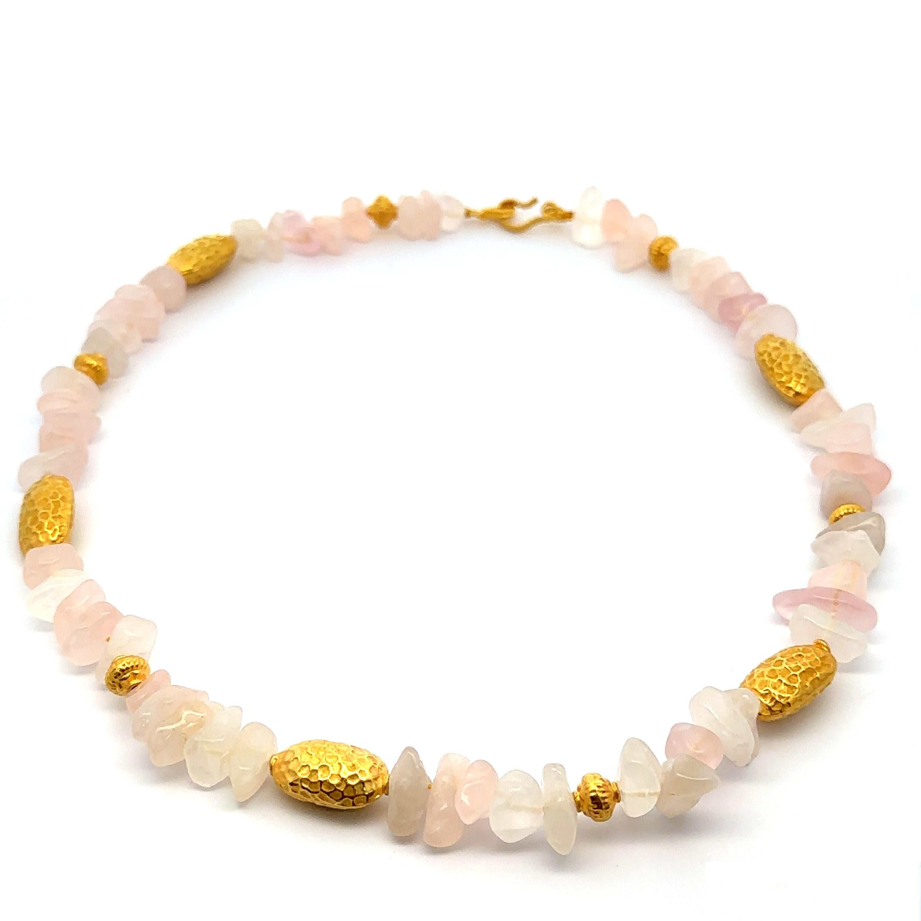 18k Yellow Gold Textured Bead Station Tumbled Rose Quartz Strand Necklace In Excellent Condition For Sale In Montclair, NJ