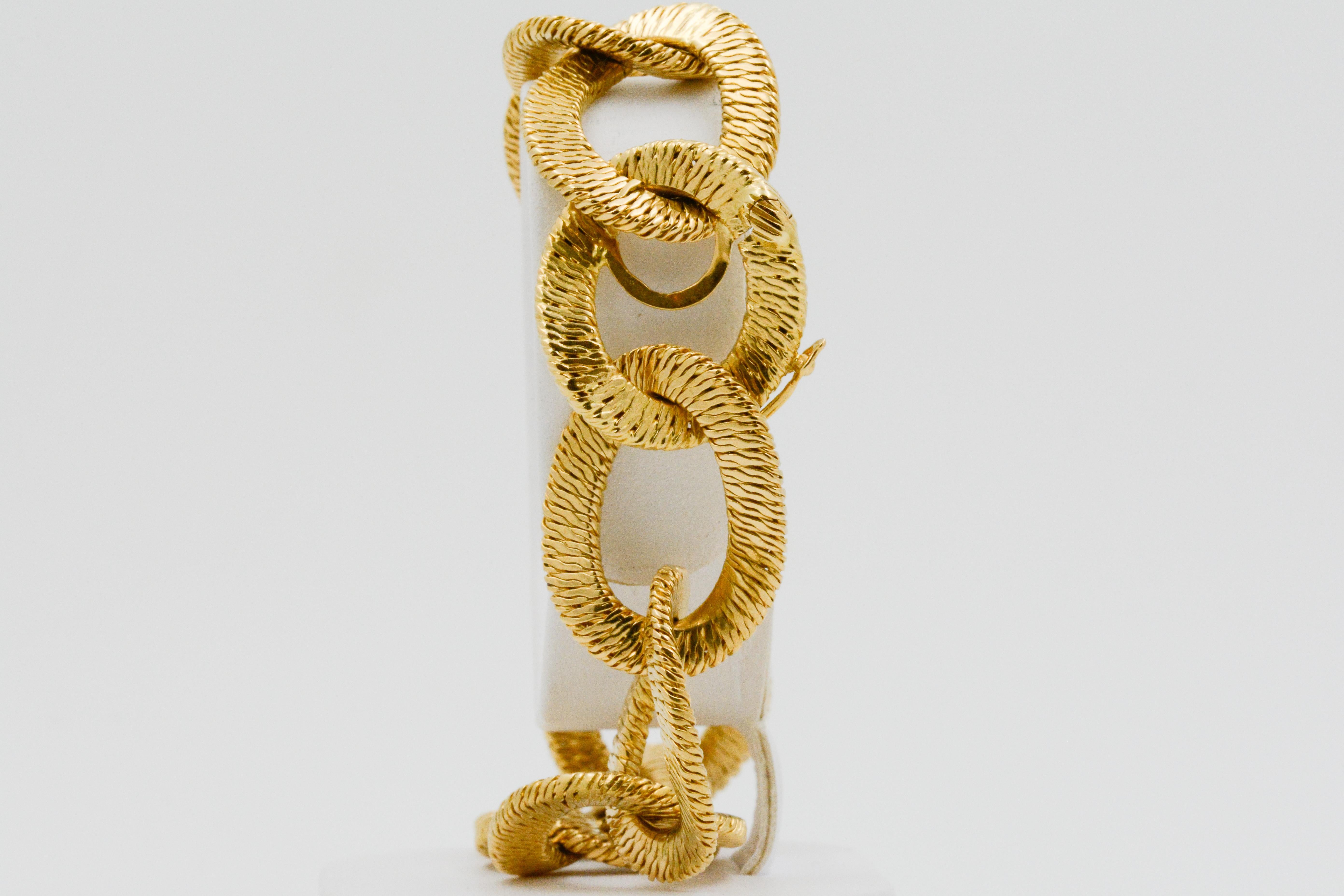 Women's 18 Karat Yellow Gold Textured Curb Link Bracelet